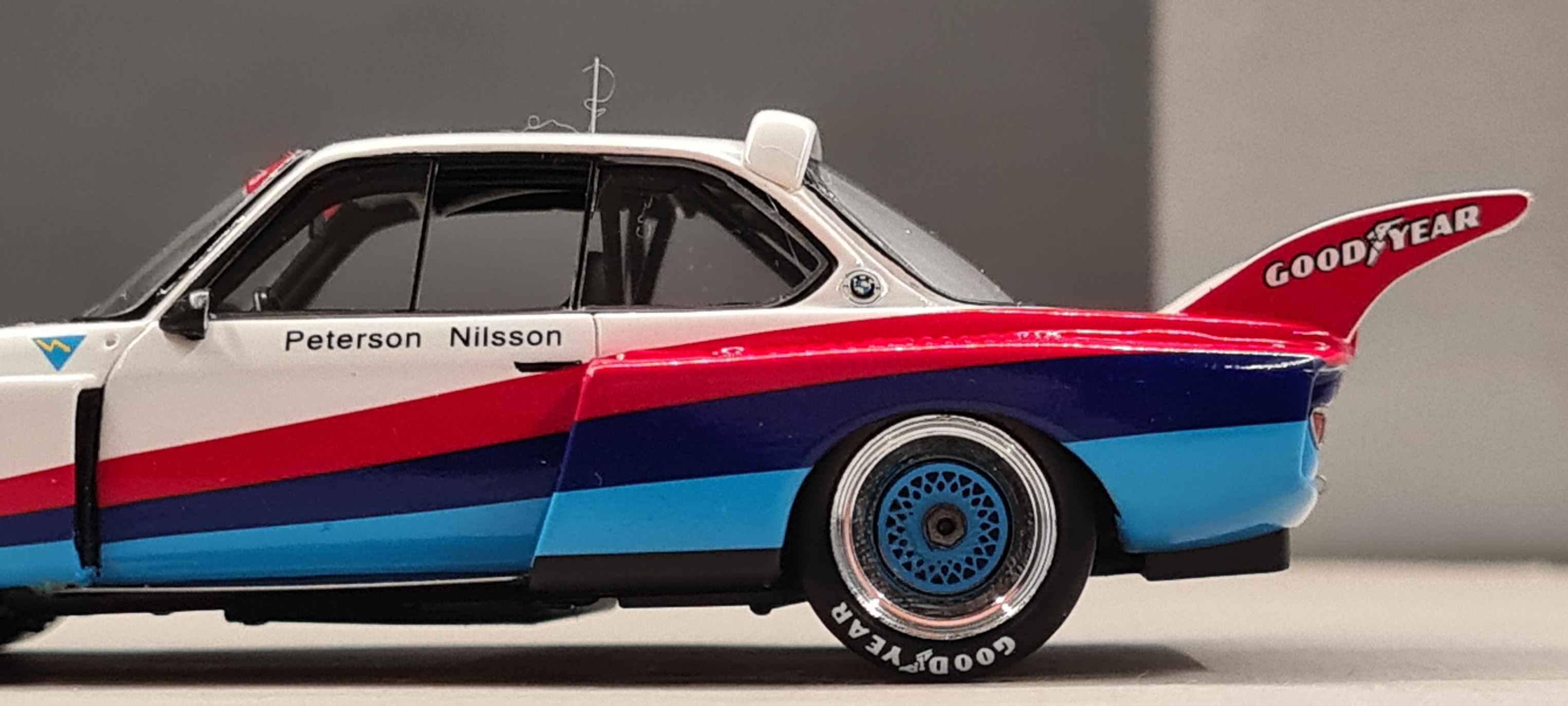 scale & brand: 1/43 Spark... year & manufacturer: 1976 BMW 3.5 CSL 