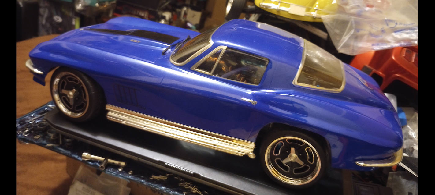 Kyosho 1967 Corvette Stingray Body On Sakura D5 Chassis