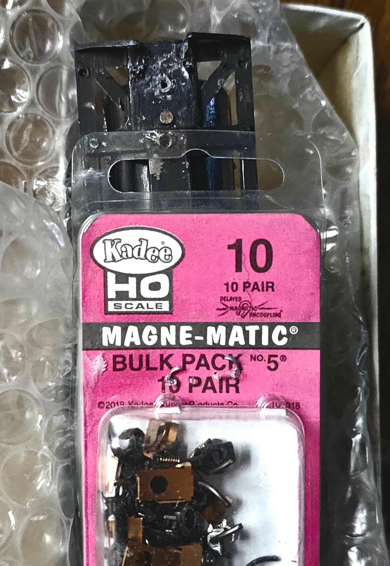 Kadee #3 HO Scale Assembled #148 Whisker® Metal Couplers