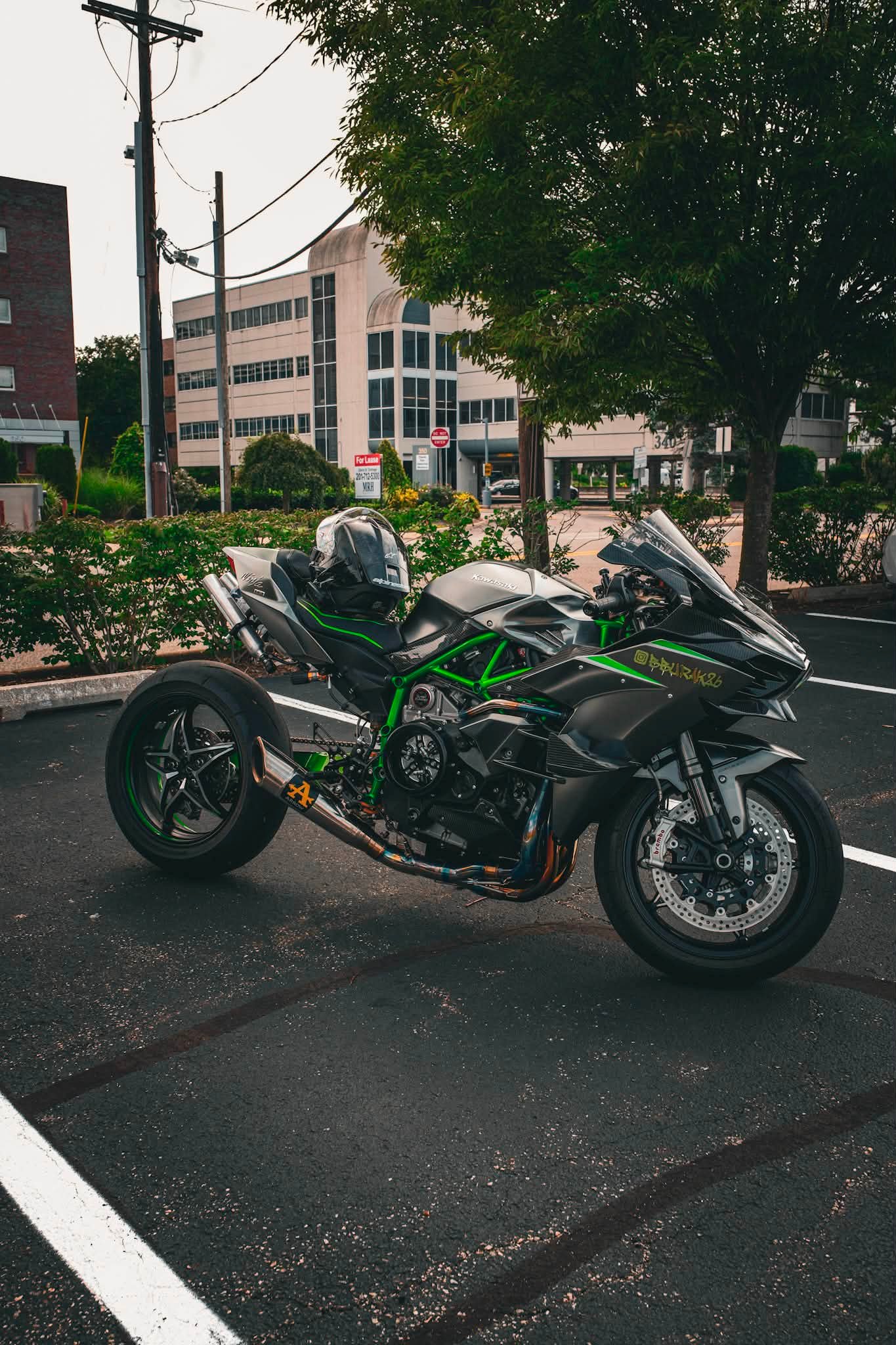 Custom Kawasaki Ninja H2 Carbon motorcycle build complete
