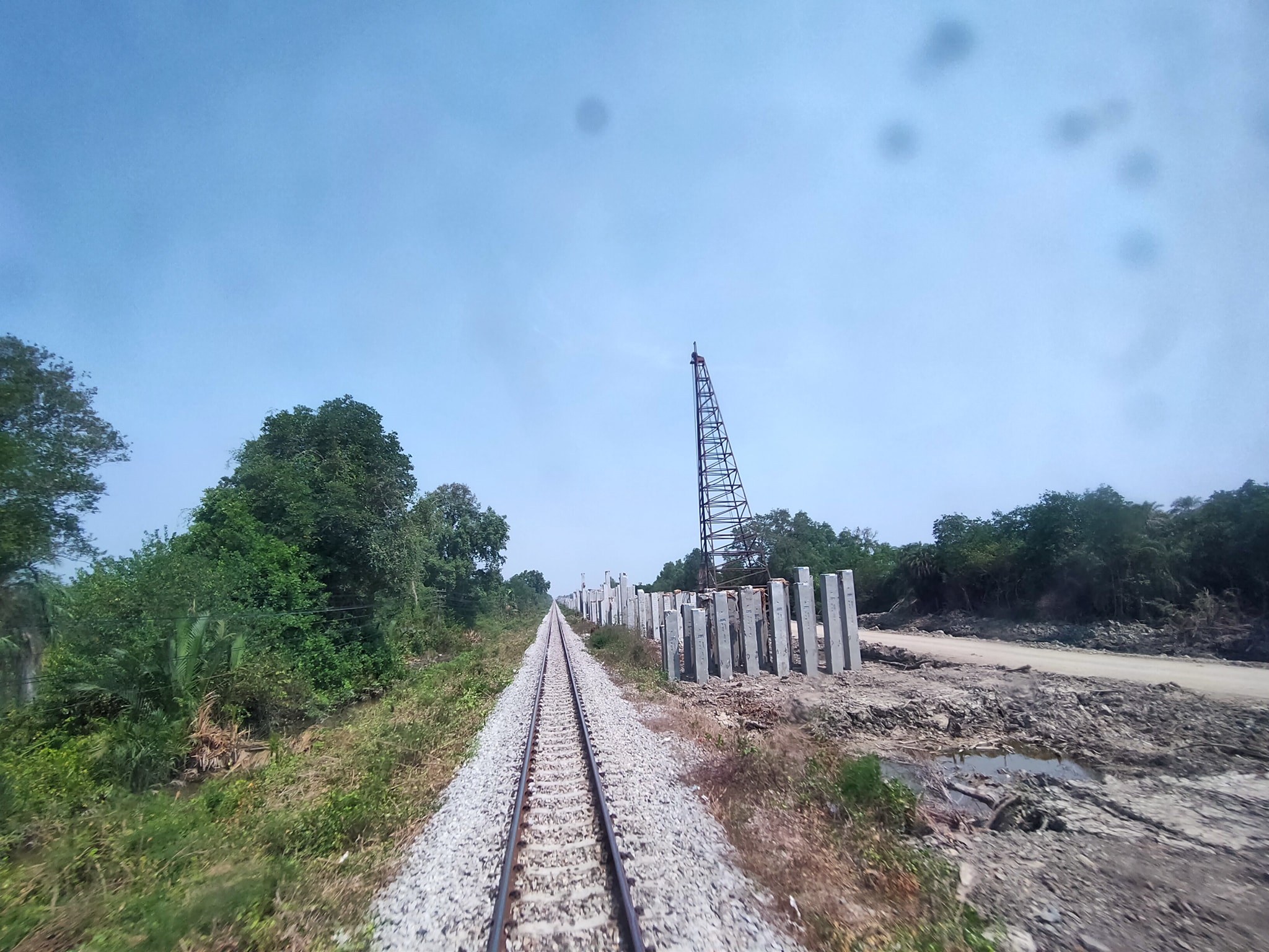 ข่าวรถไฟ - สะพานข้ามป่าชายเลนช่วงบางเค็ม-เขาย้อย ยาว 6 กม....