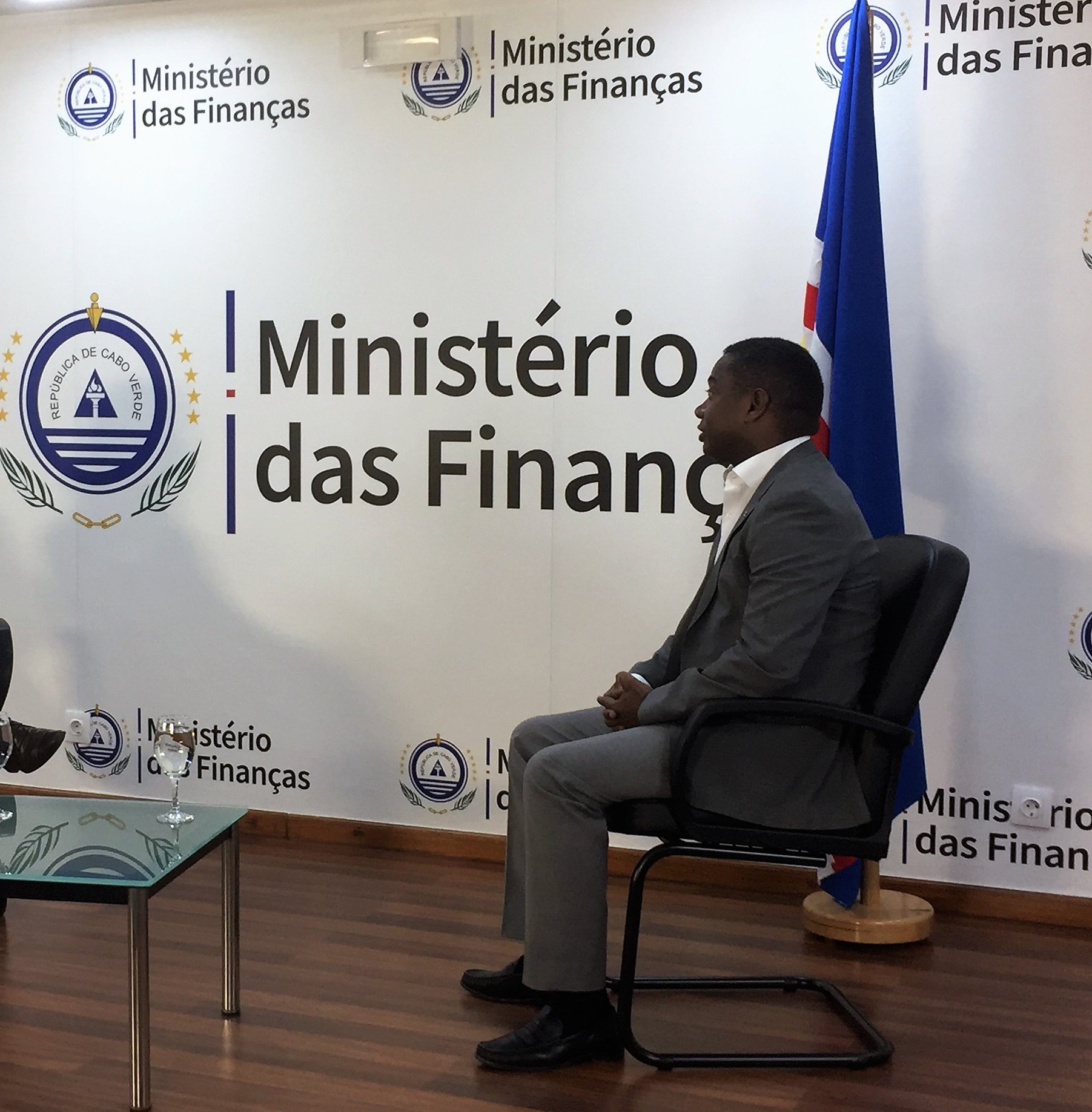 Estarei daqui a pouco (às 10h) em mais uma conferência de imprensa em ...
