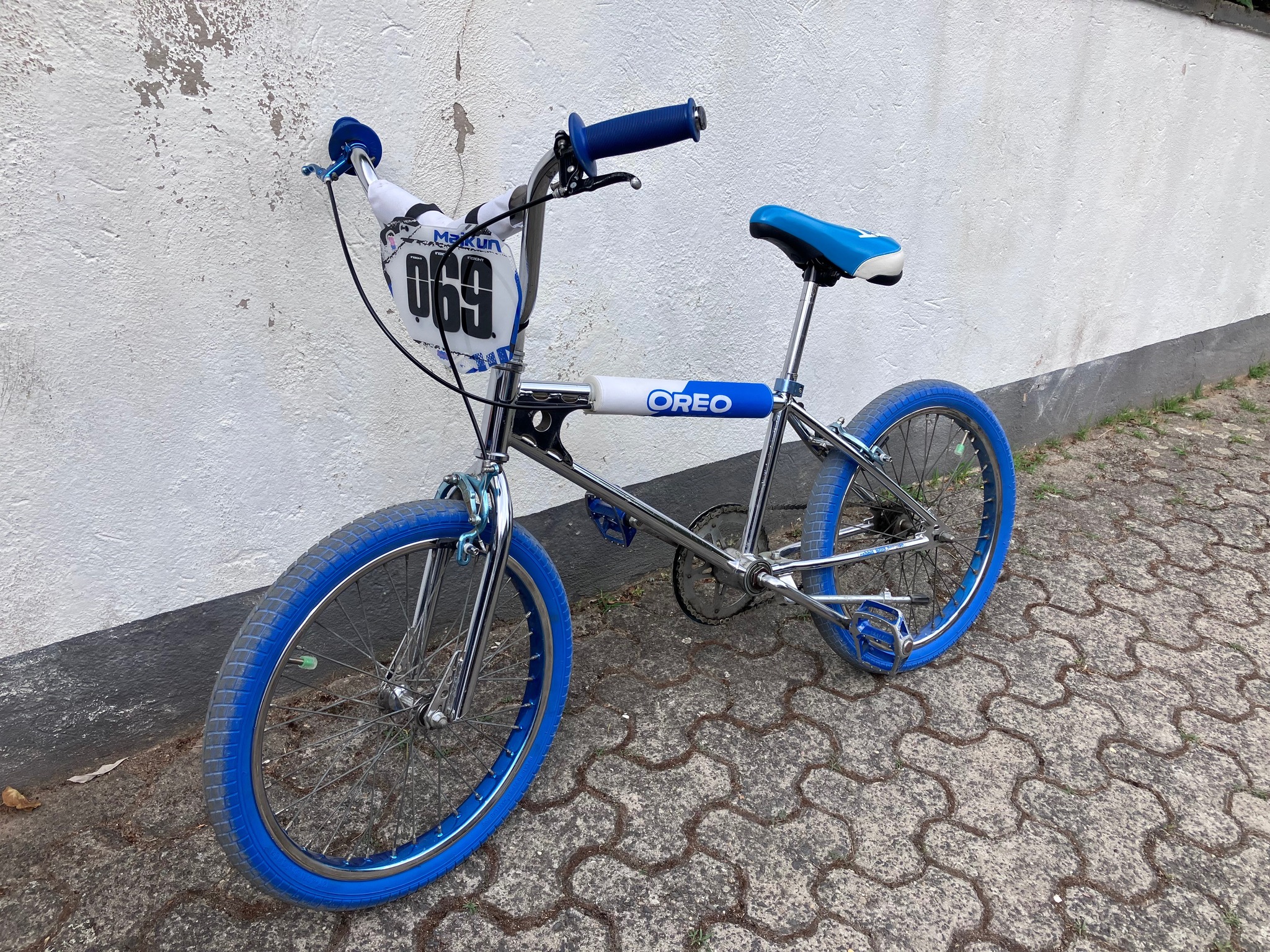 KAWS Bicycle OriginalFake トランプ レッド (青) KAWS Bicycle