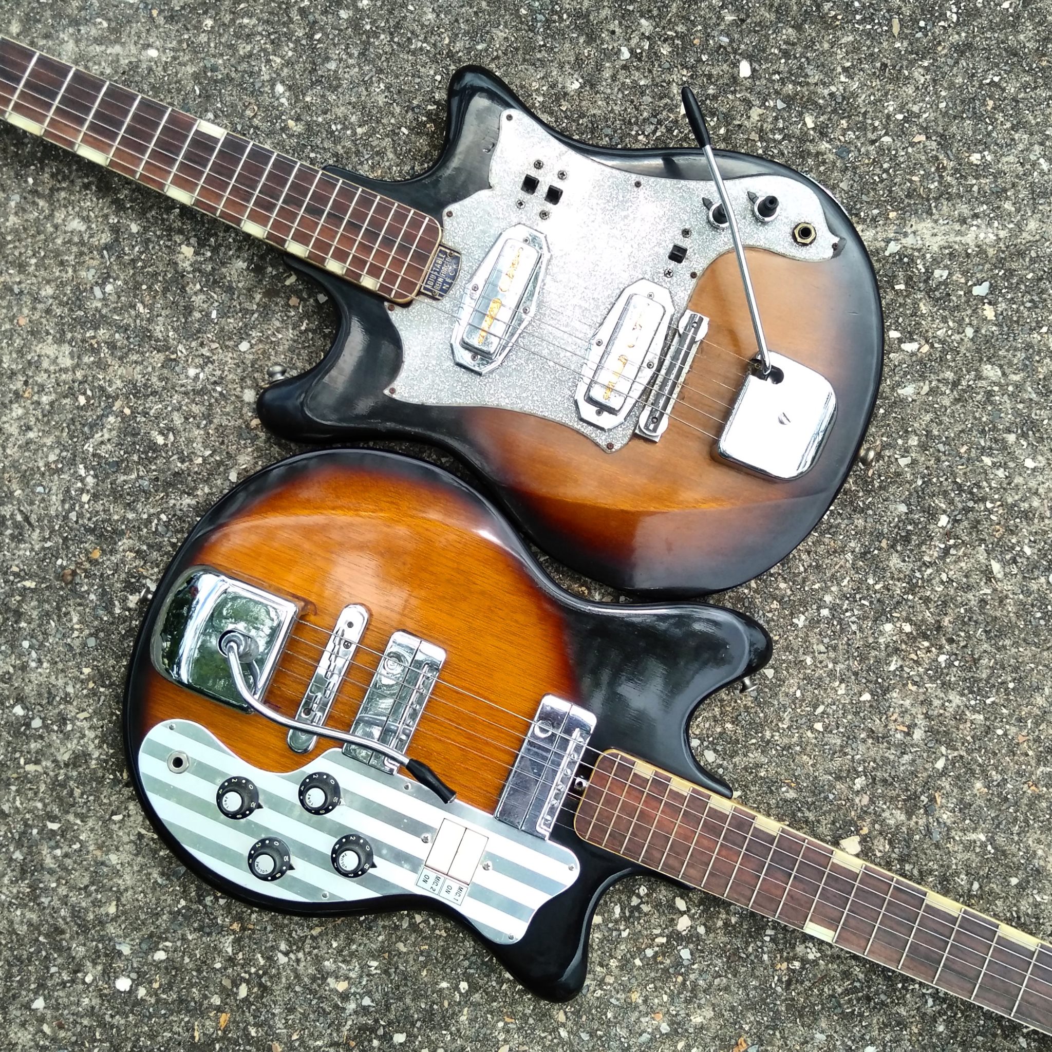 And speaking of Teisco - here's a mid 1960's Teisco MJ-2L.