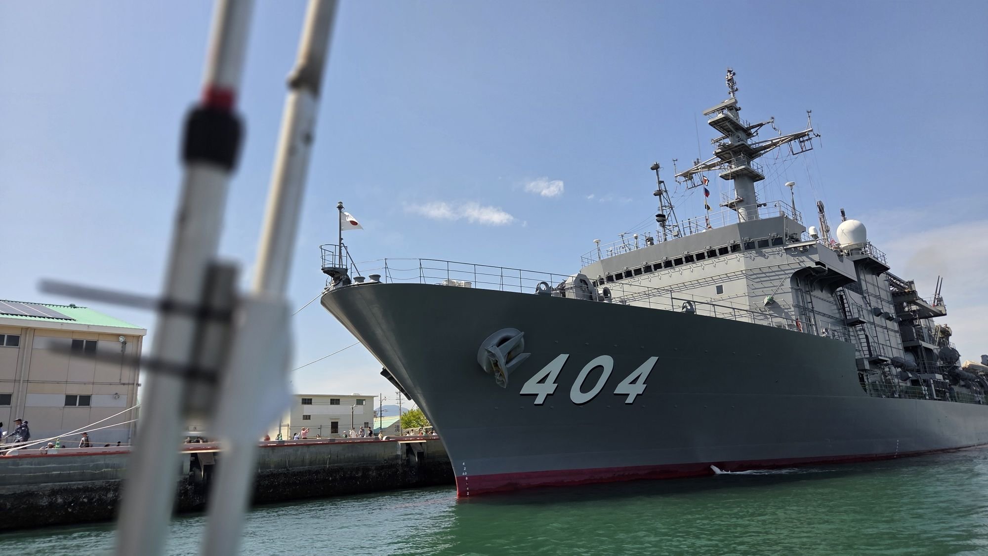 清水港に潜水艦が来訪。 海上自衛隊の「たかしお」 基準排水量2,750t