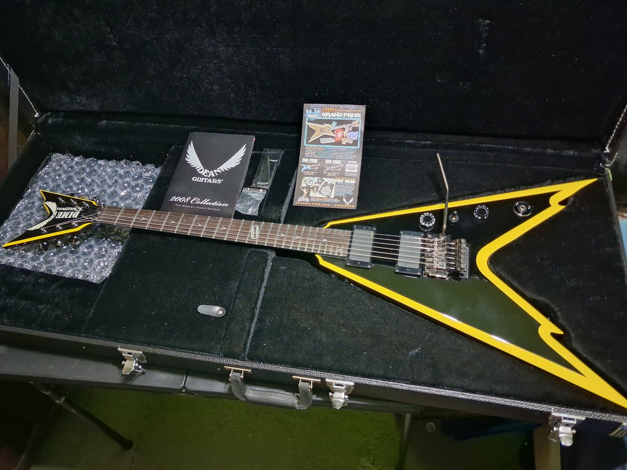 Mint 2007 Dean Razorback V Black with Yellow Bevel for sale - $1750