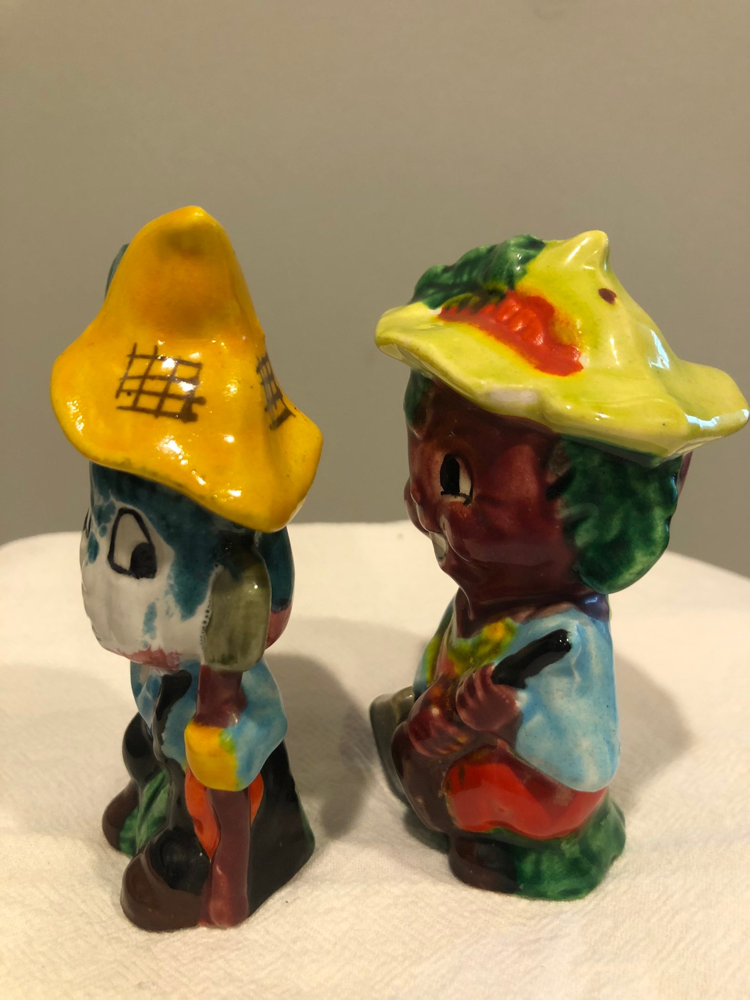 Vintage 1930s - 50s Bonzo dog salt & pepper shaker set. Some areas