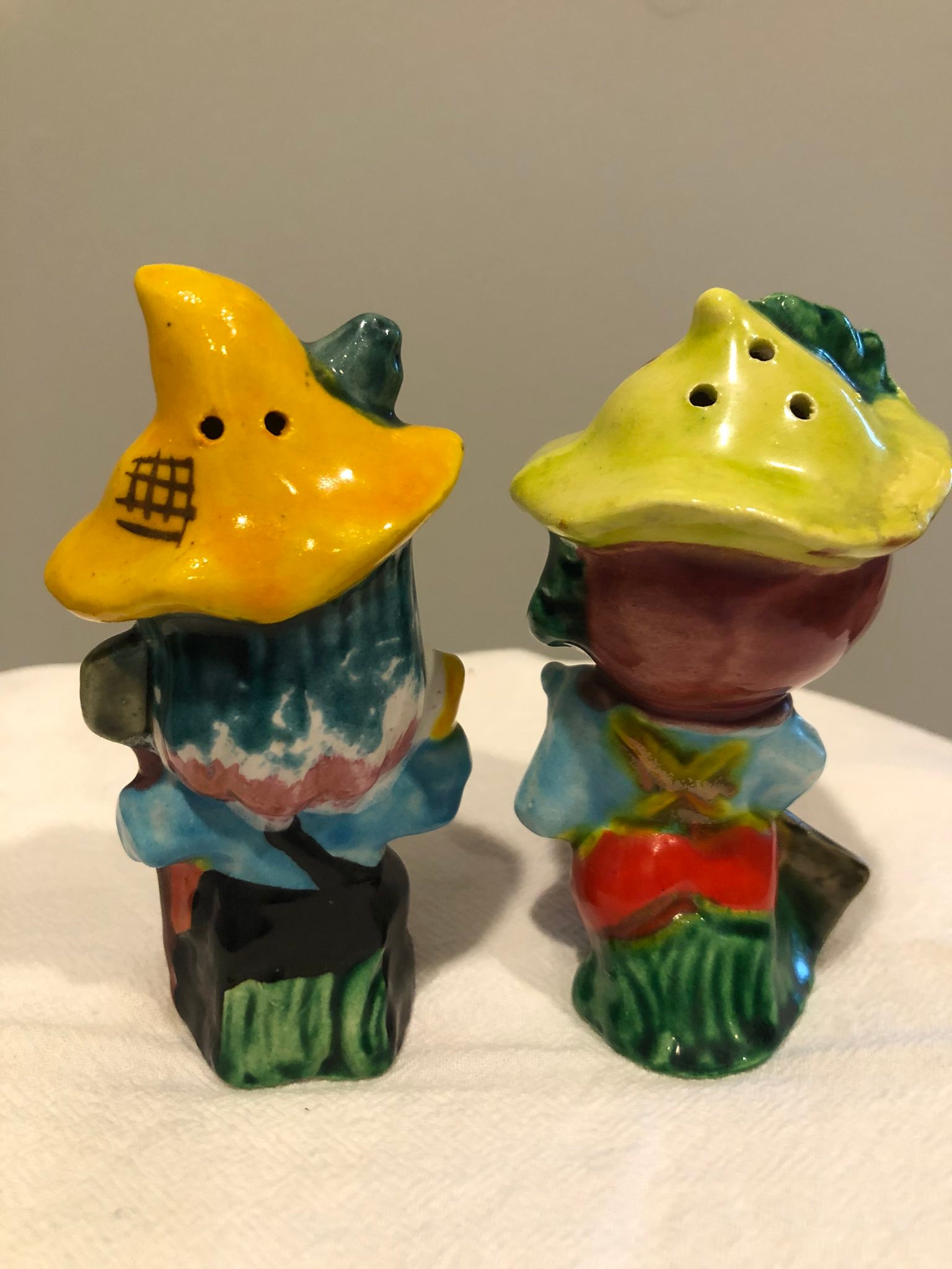 Vintage 1930s - 50s Bonzo dog salt & pepper shaker set. Some areas