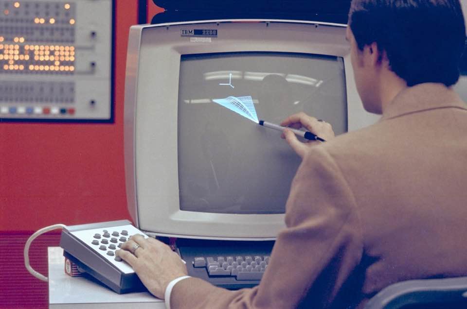 The IBM 2250 Graphics Display Unit was an interactive vector