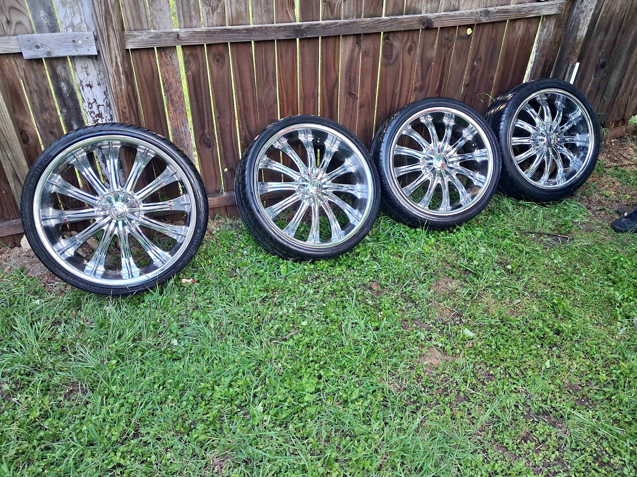 Borghini 20s&22s 5 lug universal rims - Car Wheels, Tires & Parts ...