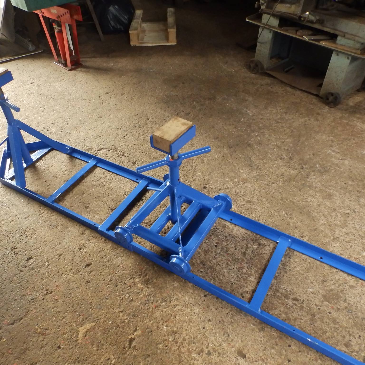 Tractor splitting rack