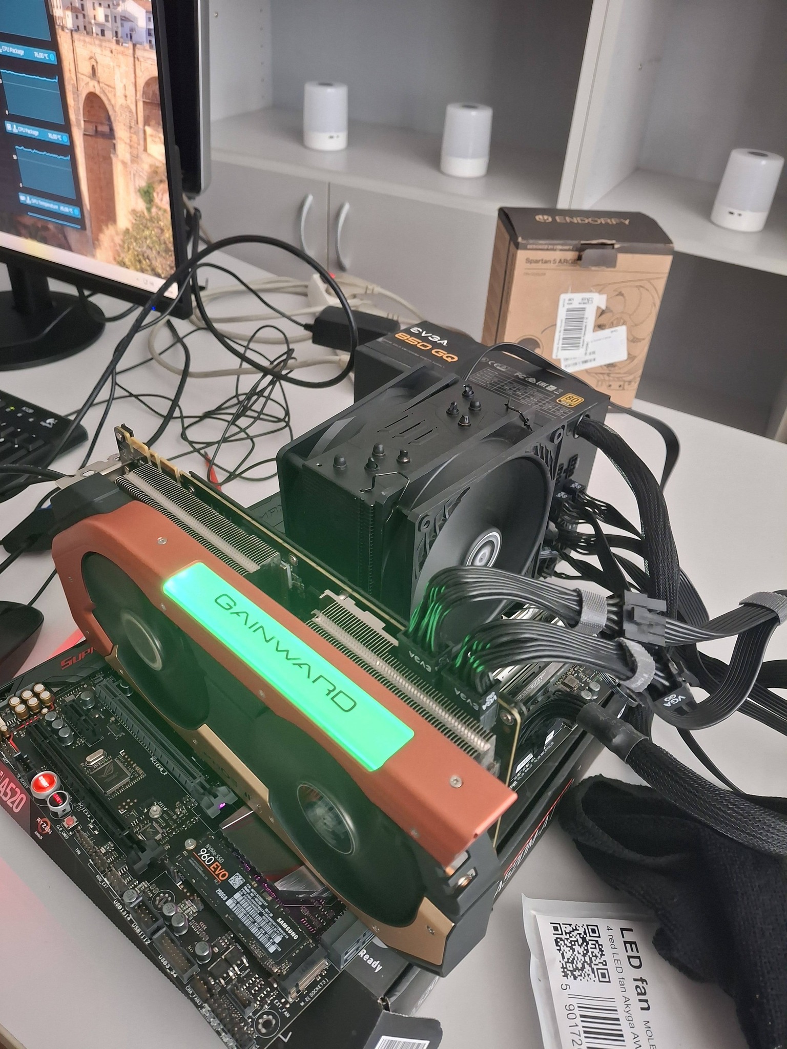 Unboxing a custom PC with i7 7700k