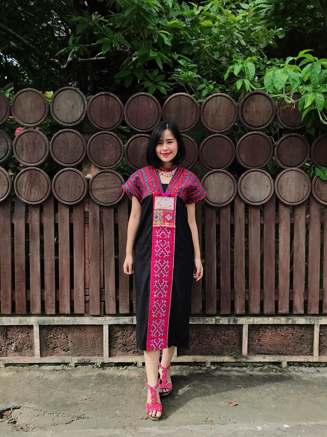 ️ชุดเดรสผ้าใยกัญชงคอวีทรงกระ... - พิมลภัสส์ เสื้อผ้าพื้นเมือง | Facebook
