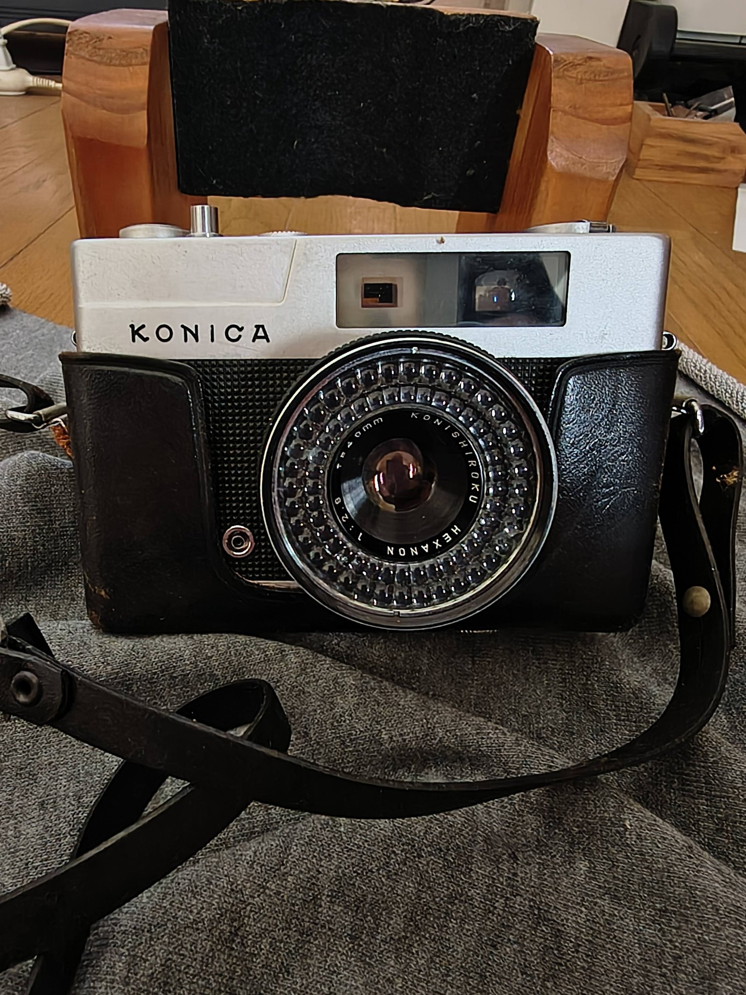 KONICA EEmatic.