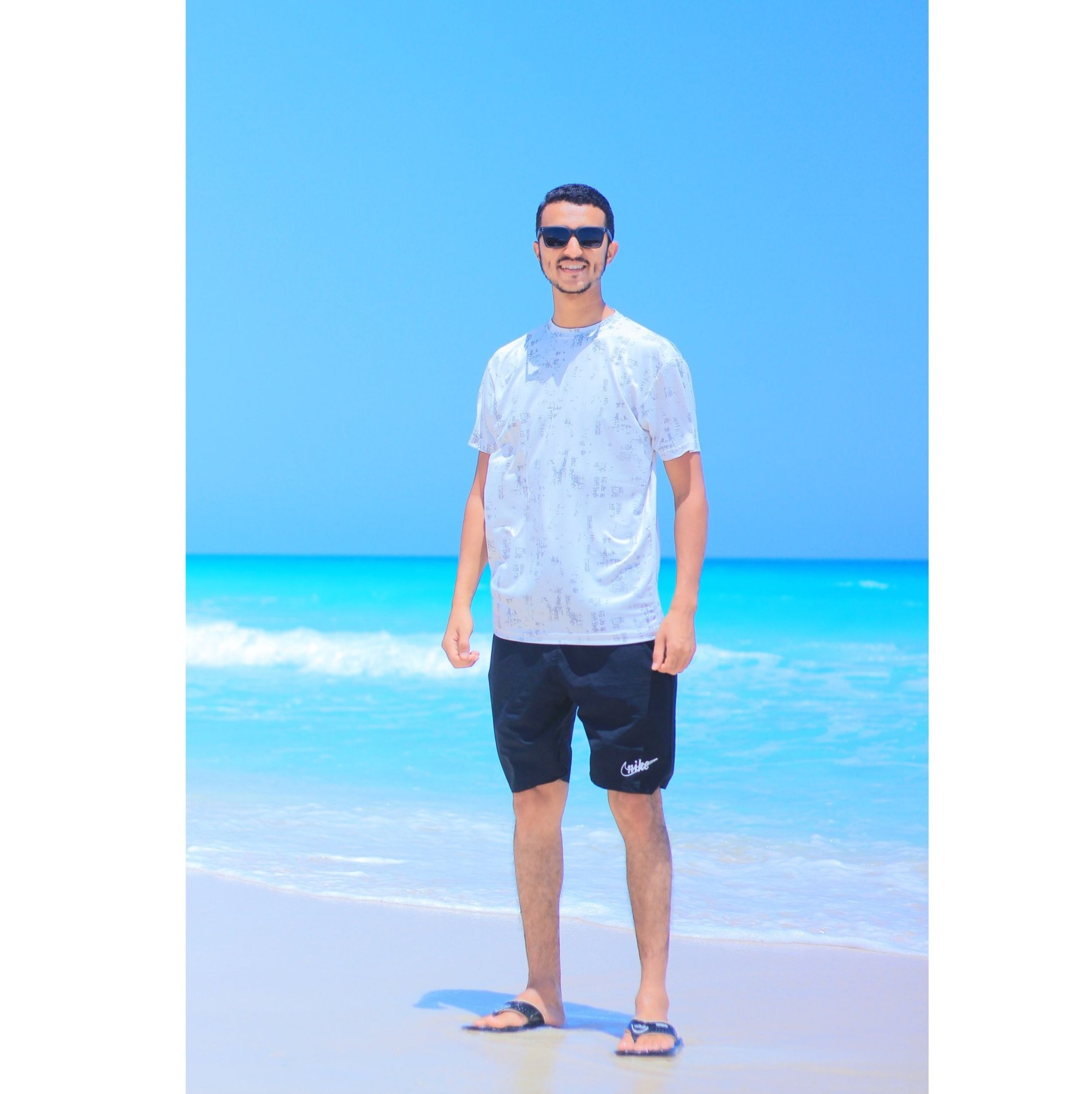 Mohamed Afify - ‏{إِنَّ اللَّهَ وَمَلائِكَتَهُ يُصَلُّونَ... | Facebook