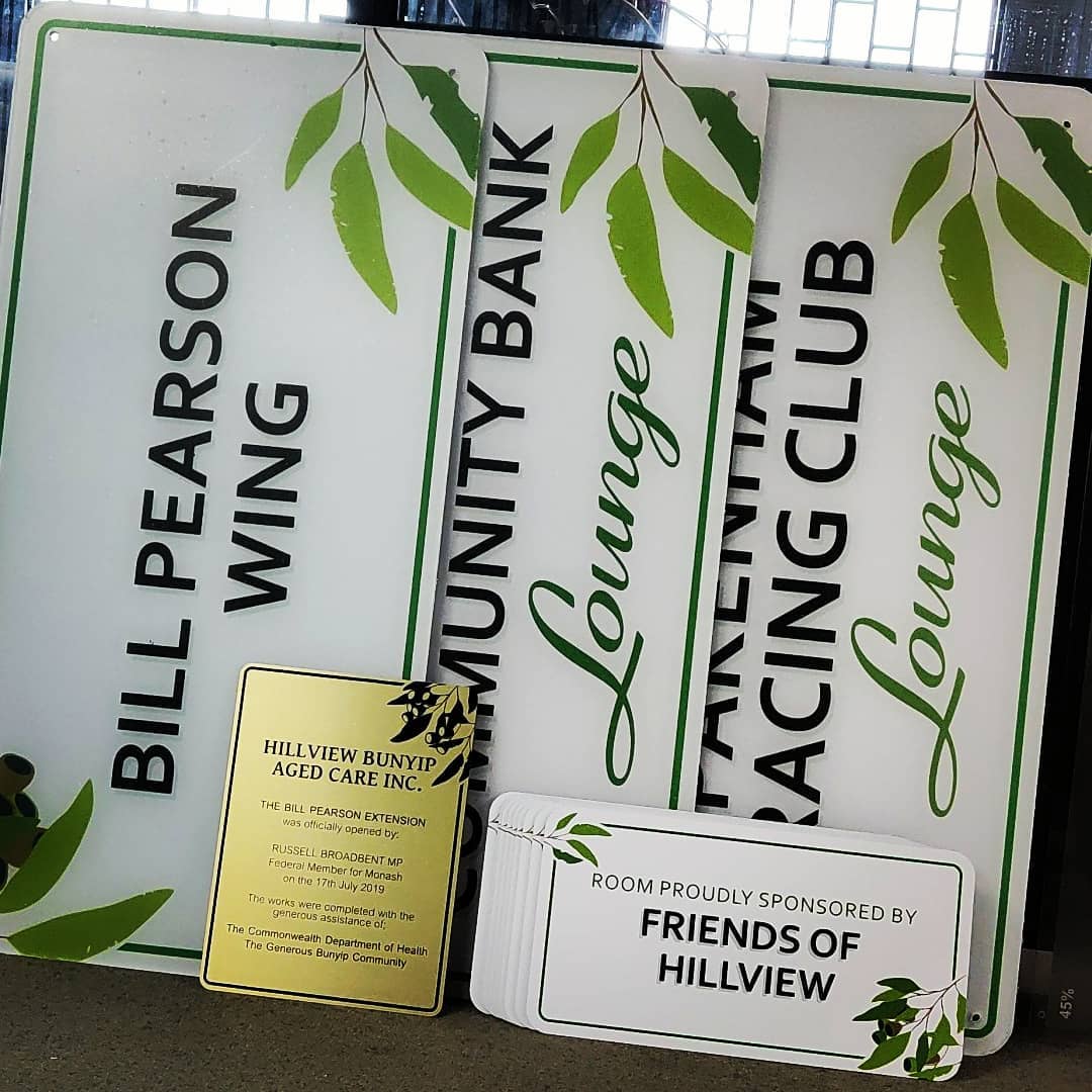 CMOR SIGNS - Some clean 10mm acrylic step off signs and...