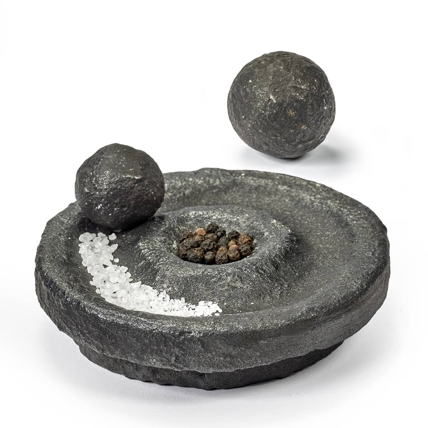 Salt/pepper mortar and pestle by Sigve Knutson and Thomas