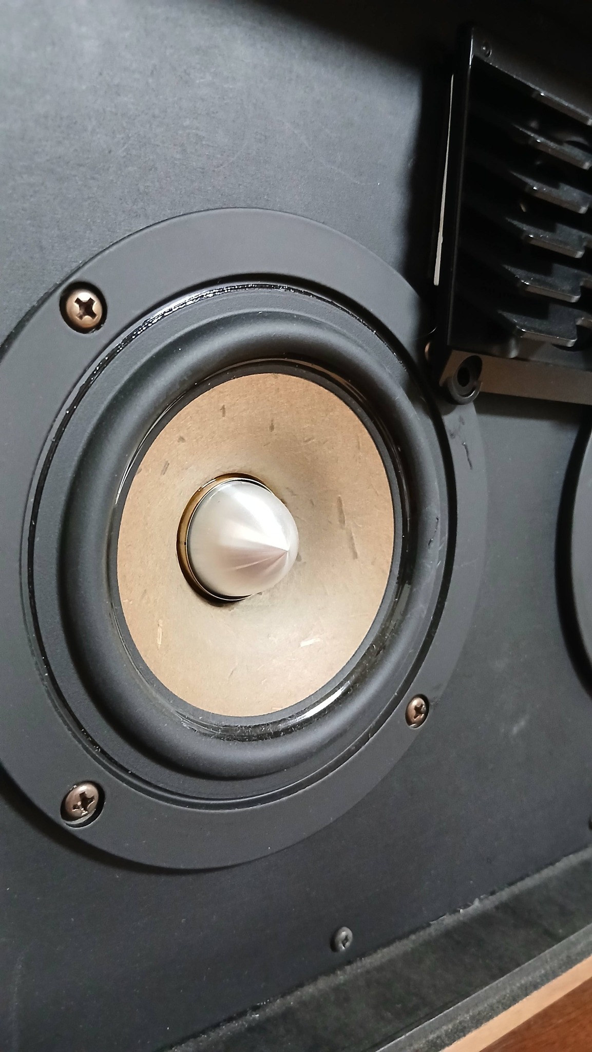 CHN719（Markaudio） このユニットは良い。 7リットルほどの箱に