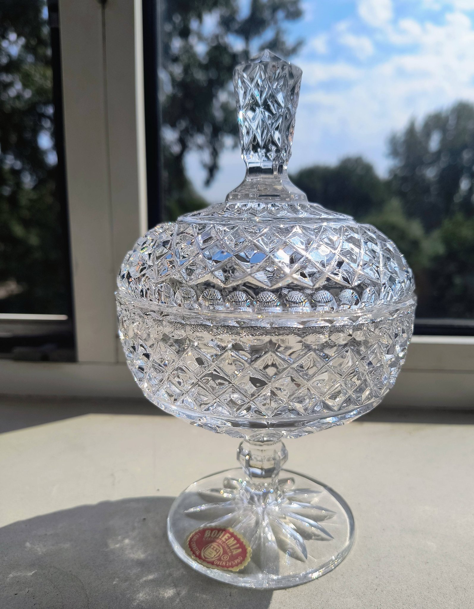 Bohemia Czechoslovakia 24% Lead Crystal Bonbonniere Identification