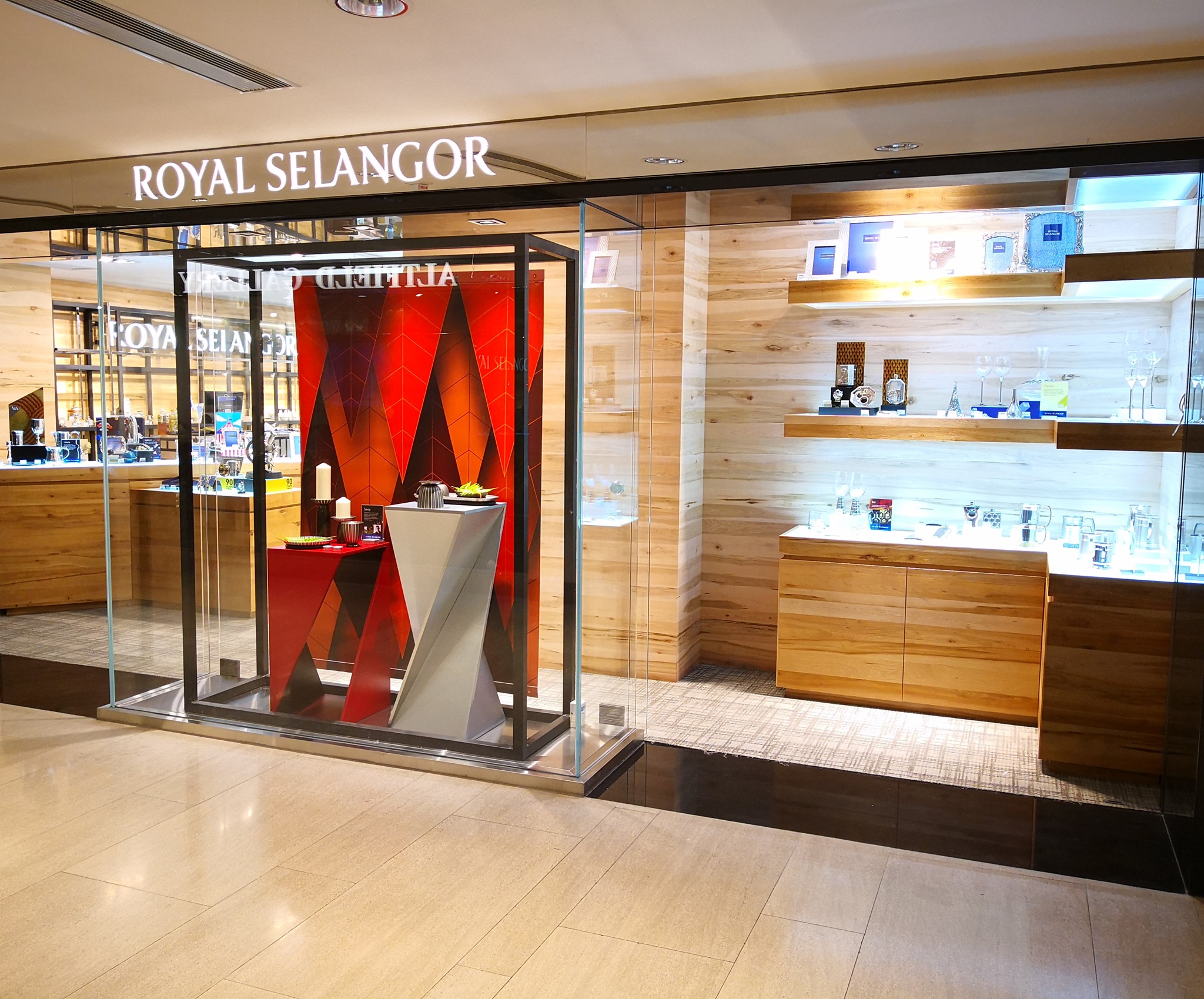 Come and visit us at our new Hong Kong store located at Prince's