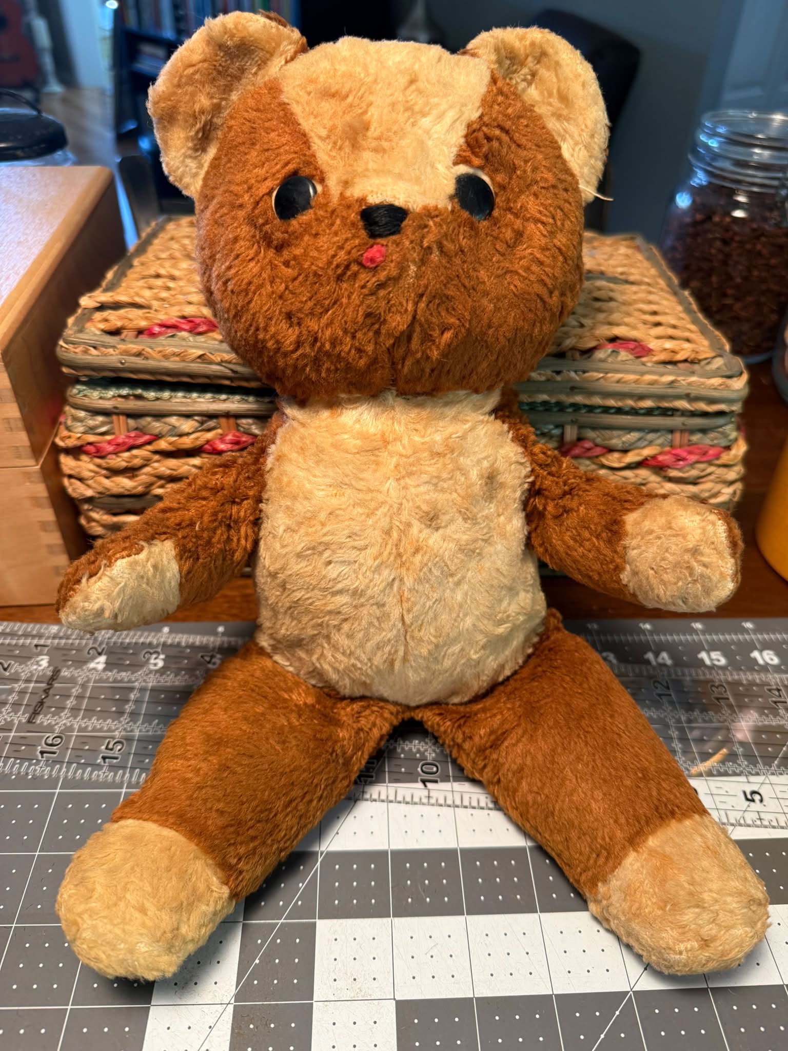 What is a Knickerbocker Snowman teddy bear?