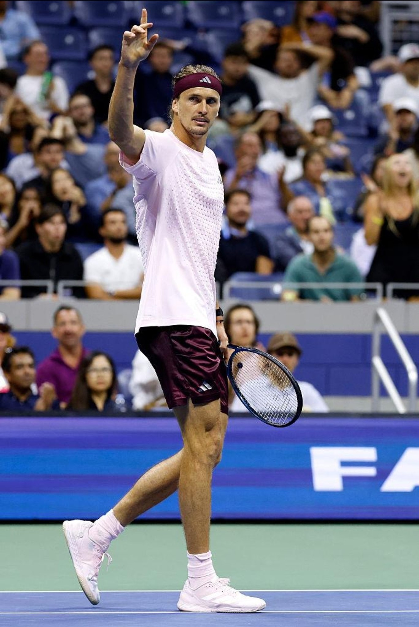 Zverev into his 3rd consecutive Grand Slam final 🦁 #USOpen