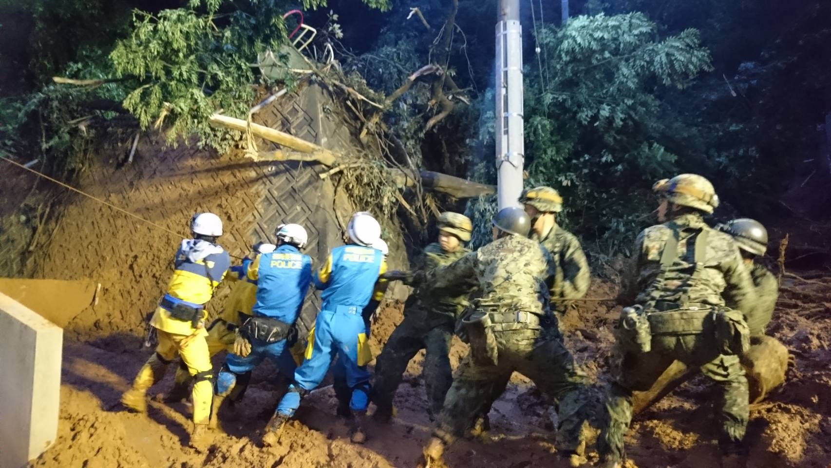 陸上自衛隊 第4師団 福岡県における人命救助等に係る災害派遣... - 自衛隊旭川地方協力本部 （1・9まもるん）