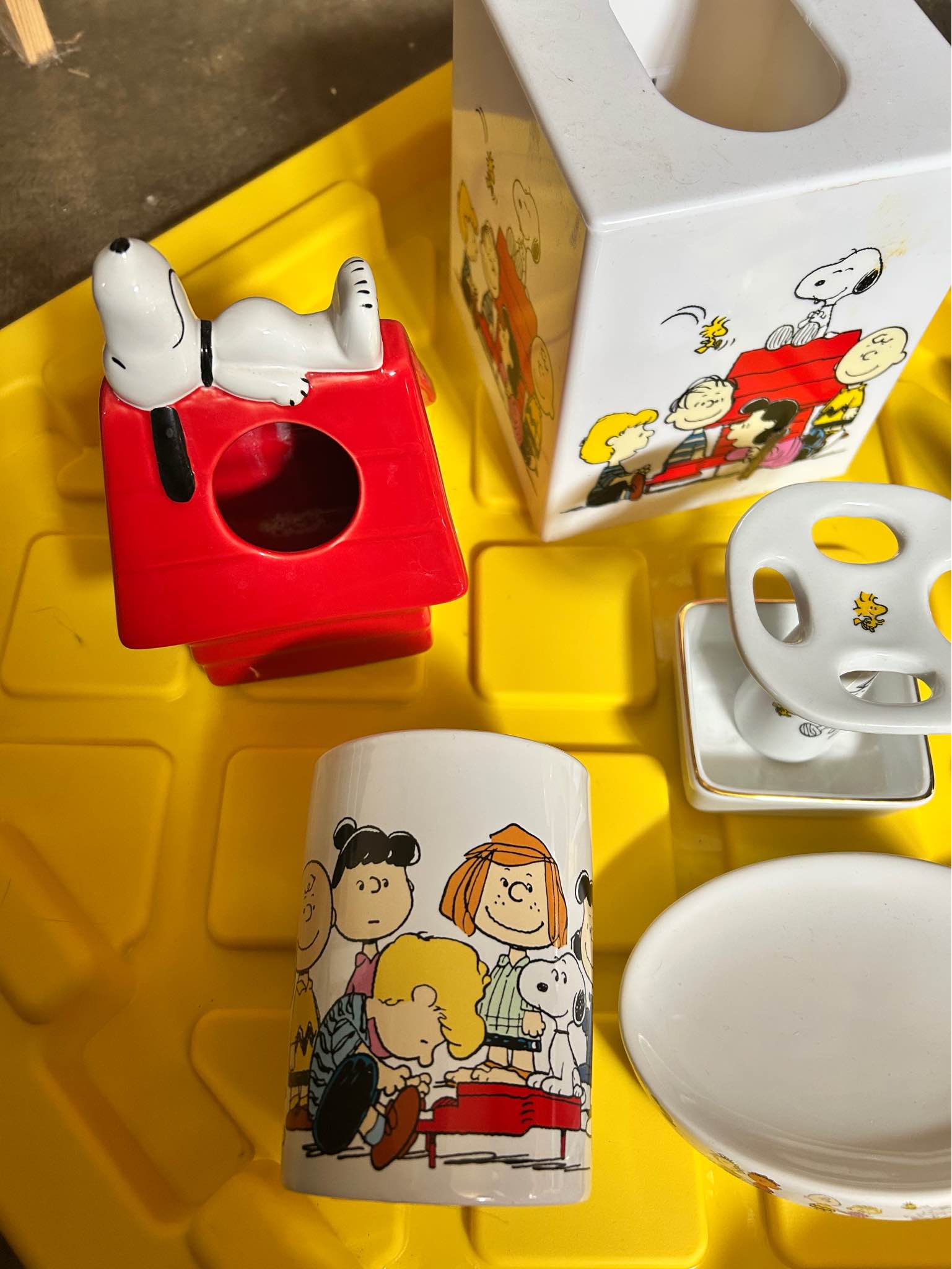 Vintage Peanuts Snoopy Bathroom Set - Bath Accessories - Brentwood