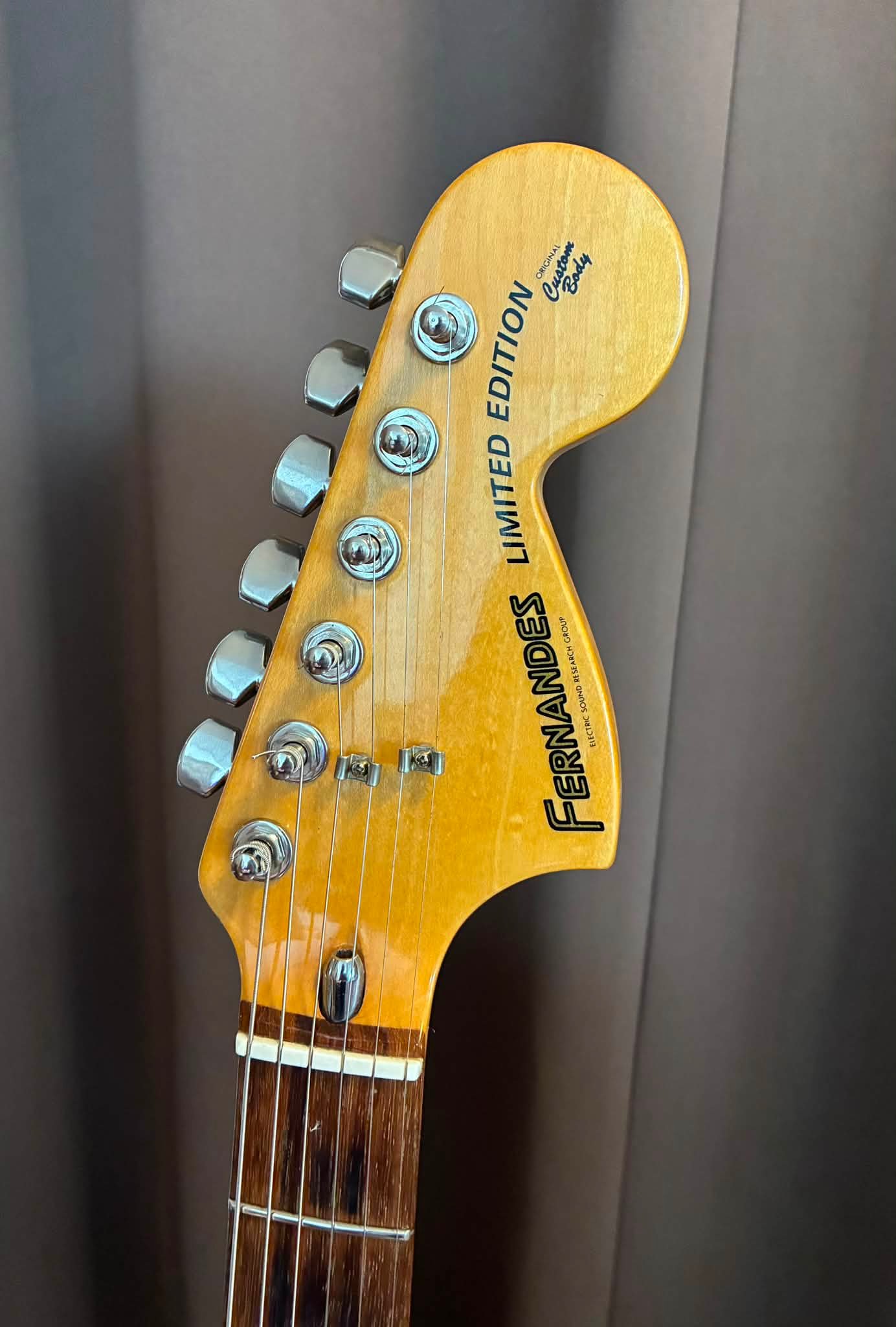 木戸宏氏制作のKid's Guitarです。 珍しいエレアコ メンテしましたが
