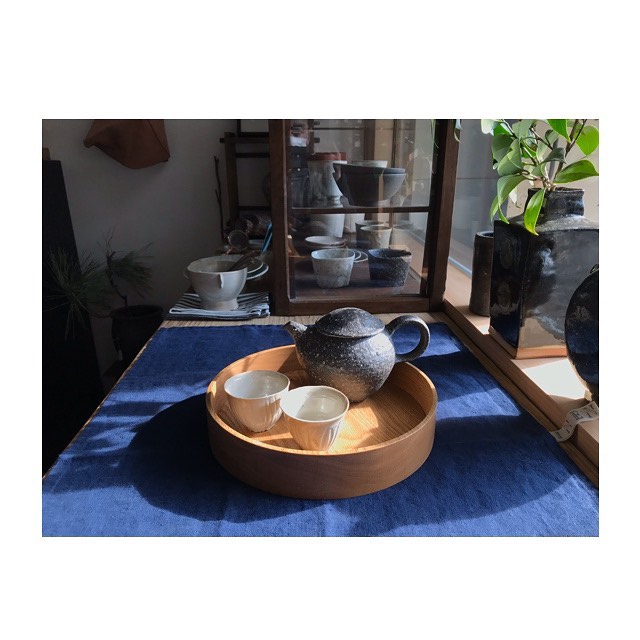 木と根 - 入荷案内 ・ ・ 木工作家 大澤知美さんの丸トレイがいろいろ 