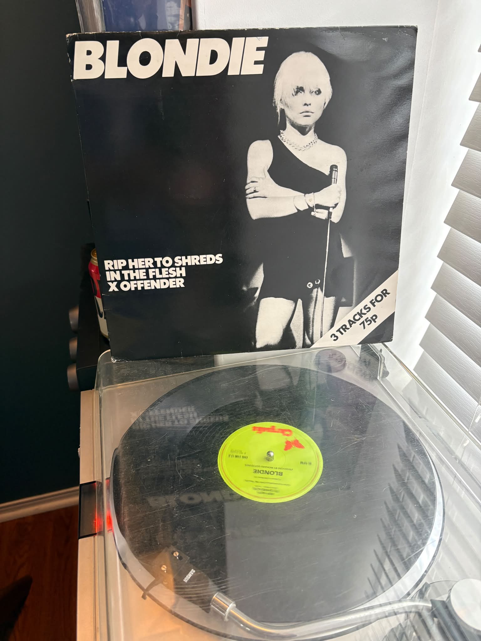 BLONDIE - LIVE (10-CD) Spanning more than a decade of performances