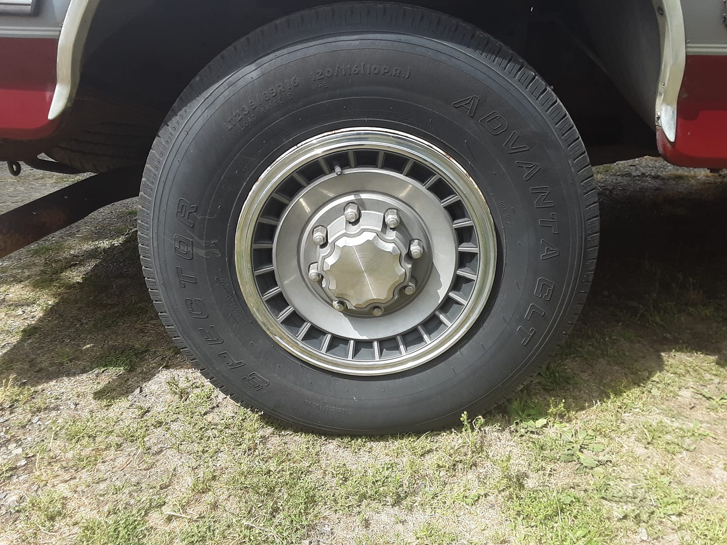 16" Chrome Wheel Center Hub Covers – 8-Lug, Nut Covers, Fits Ford Truck & Van V8 (4WD/2WD)
