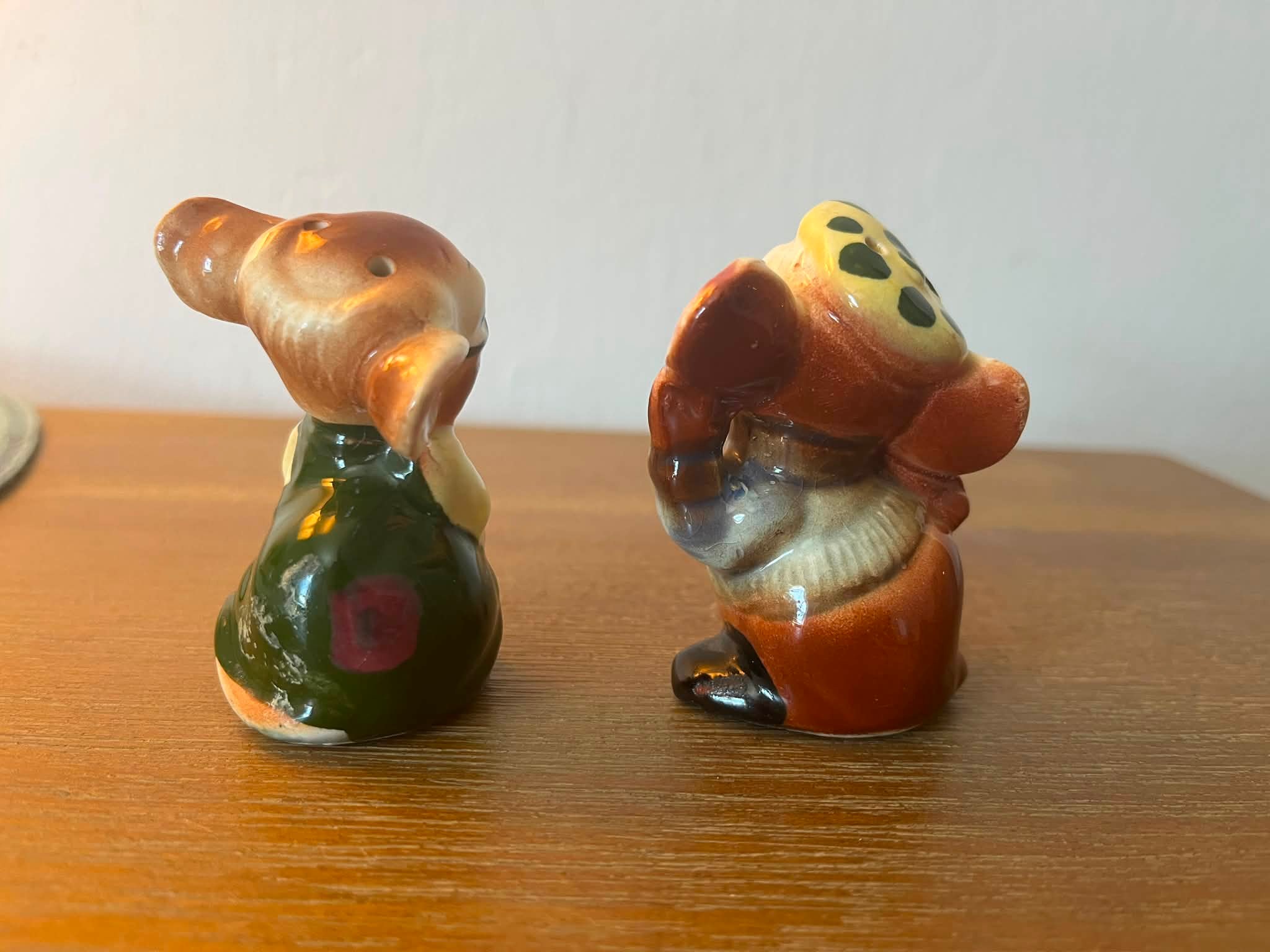 VINTAGE 1950's ACROBATIC CLOWNS SALT AND PEPPER SHAKERS MADE IN