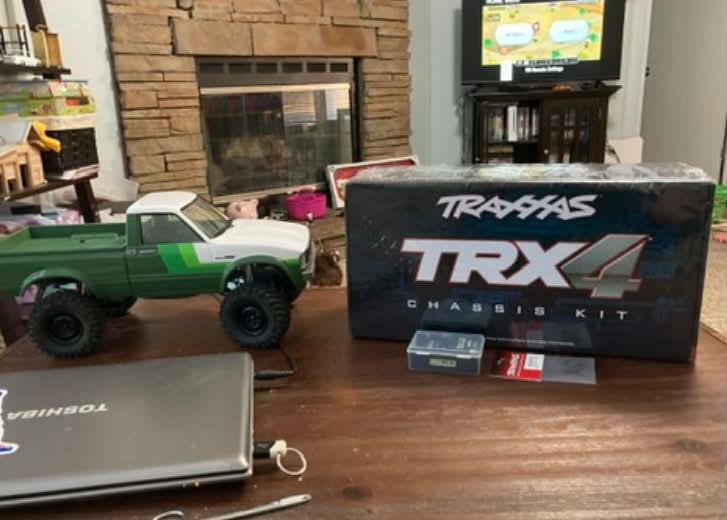 Custom Traxxas TRX-4 RC truck build with Proline Toyota FJ40 body