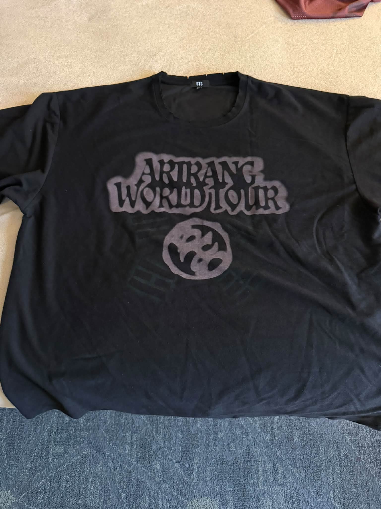 BTS Arirang Tour T-Shirt for sale, size XXL, Los Angeles