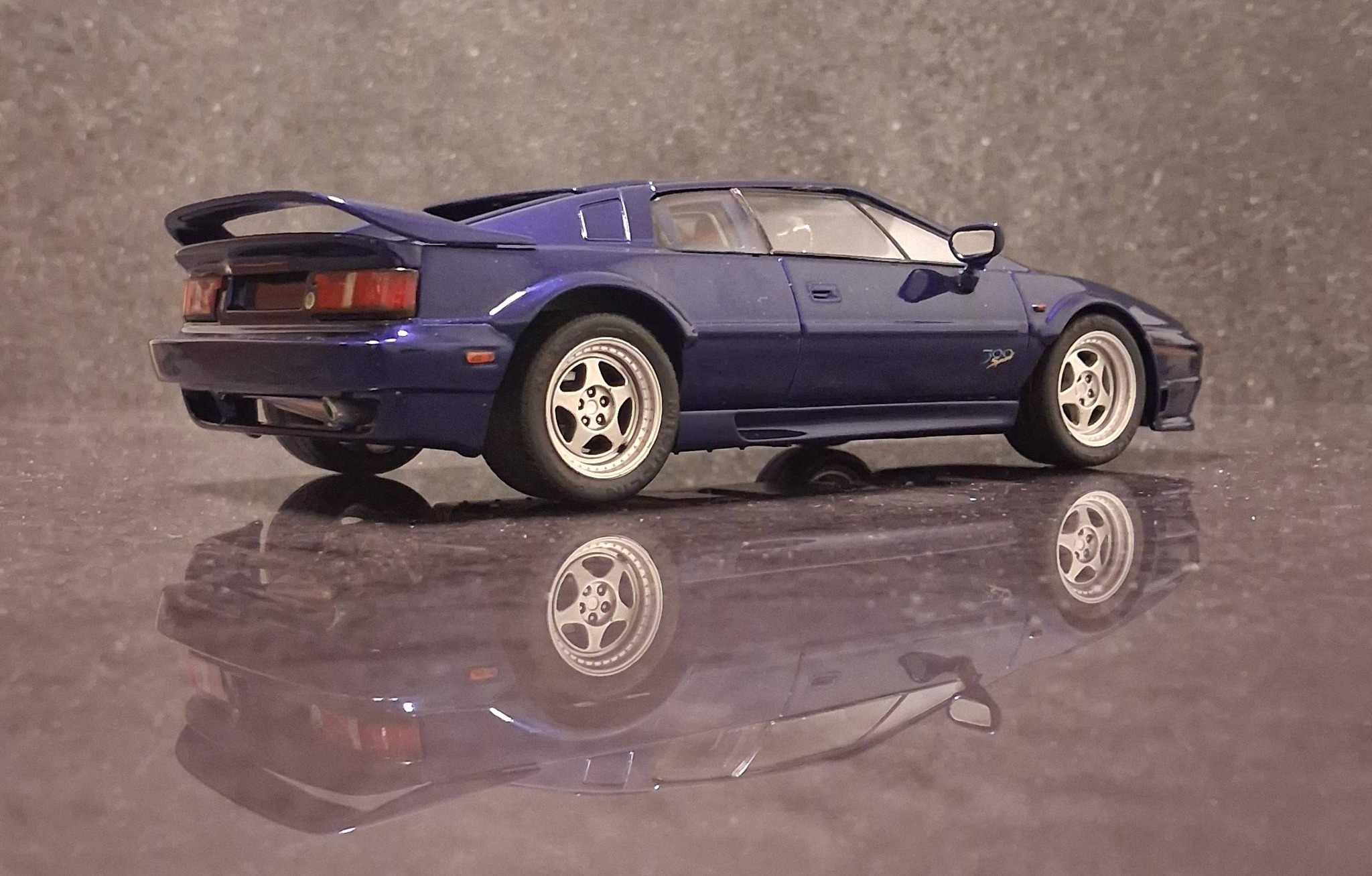 93 Lotus Esprit Sport 300 Monogram Bausatz 1:24