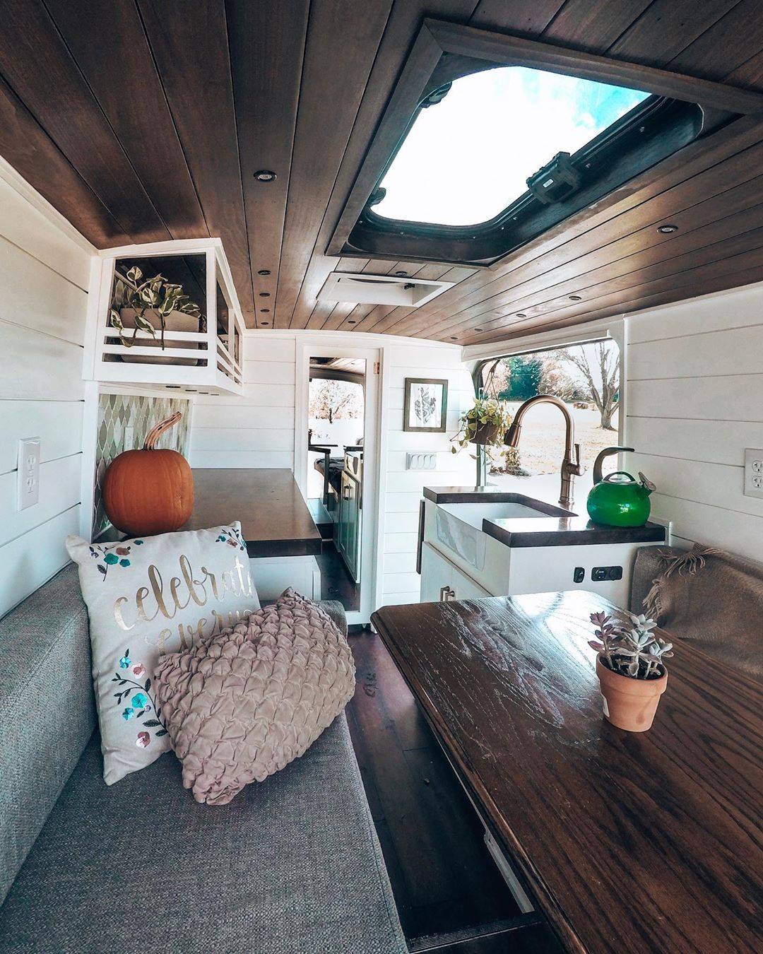 🎁 Vanlife Calendar 2020... - Van Life Explorers