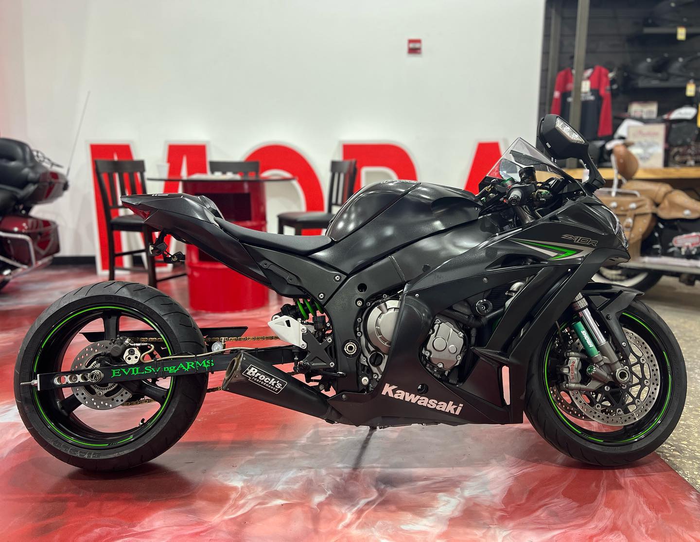Here's today'a featured bike! This 2016 Kawasaki ZX-10 is ready to