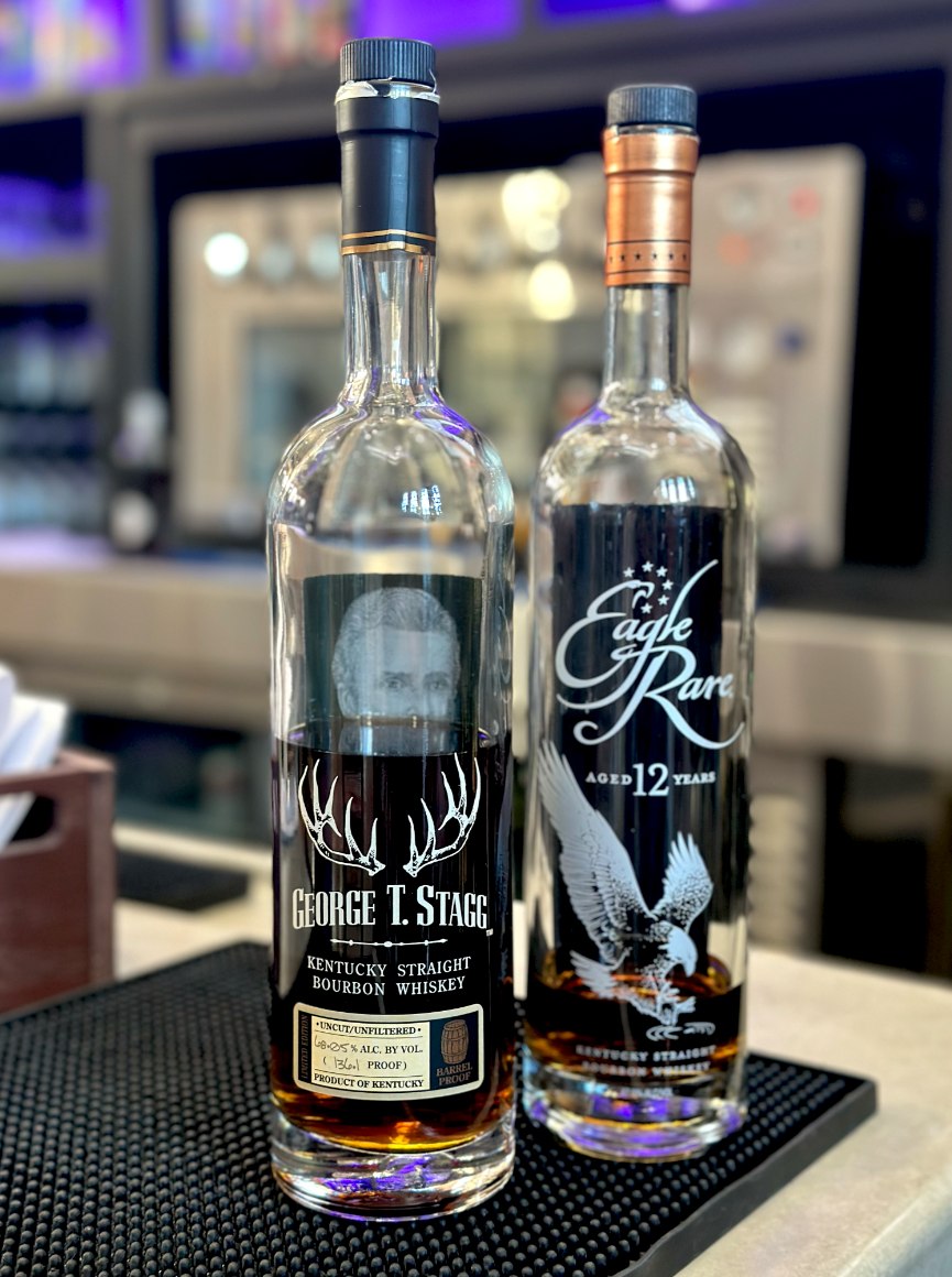 未開栓 STAGG バレルプルーフ 64.6% ABV 750ml 近所の酒屋がこのボトルを開けたというので週末に寄る。 George T