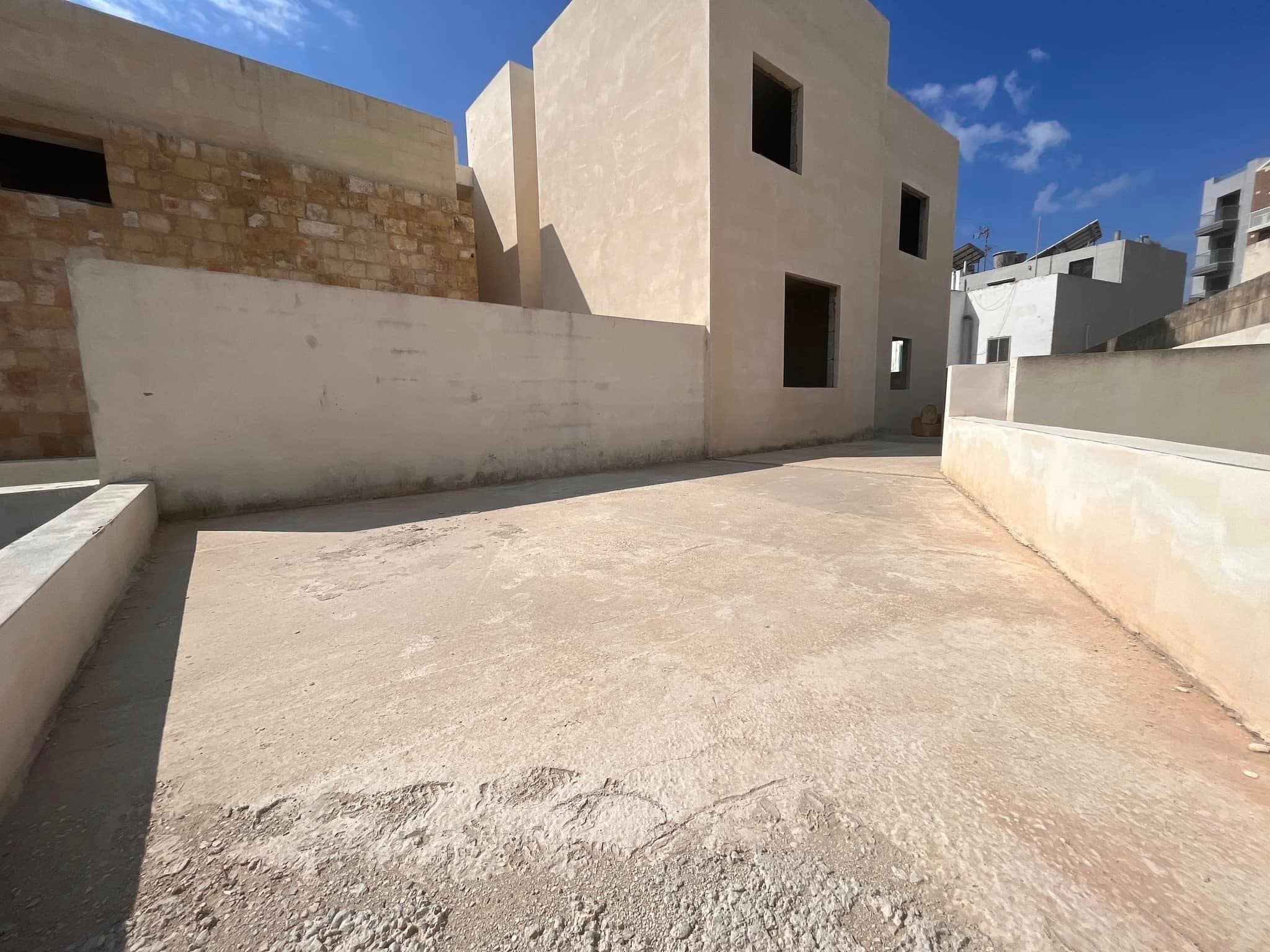Ian Rapa - Ben Estates Elite | Ħ'Attard