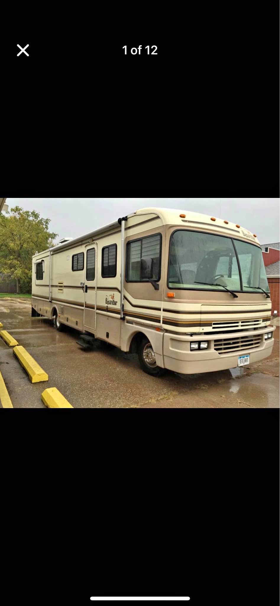 1996 Fleetwood Bounder 34’ Motorhome - RVs & Campers - East Moline ...