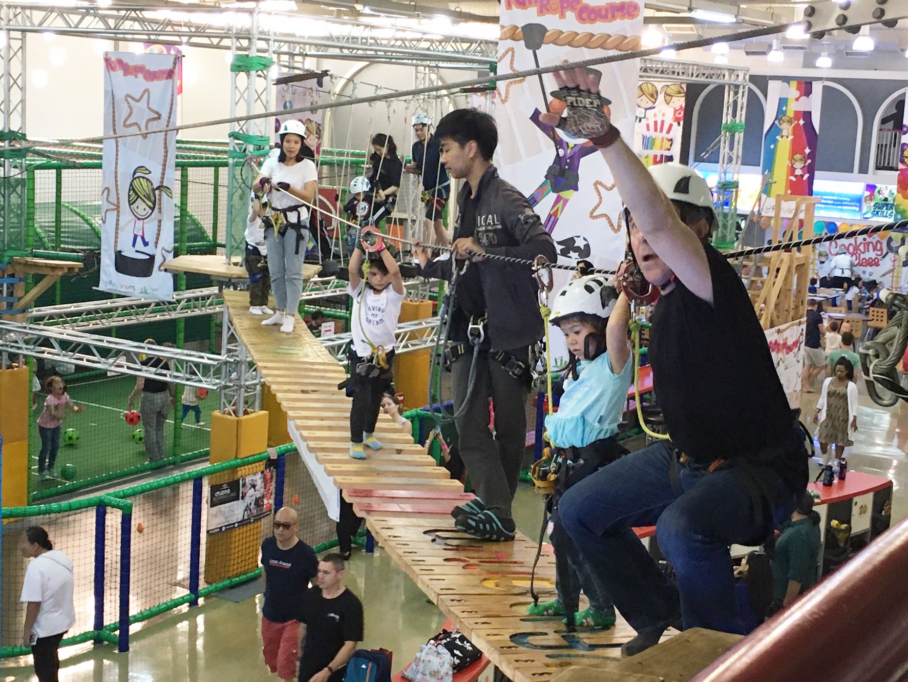 Super Fun... สนุกกันได้ทุกเพศ ทุกวัย... - Funarium Bangkok