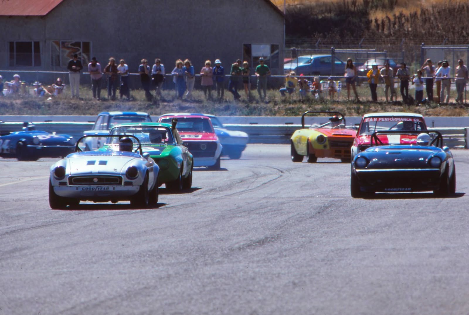 deen.like.live ① Mid 1970s D&E Production racing at Sears Point Raceway