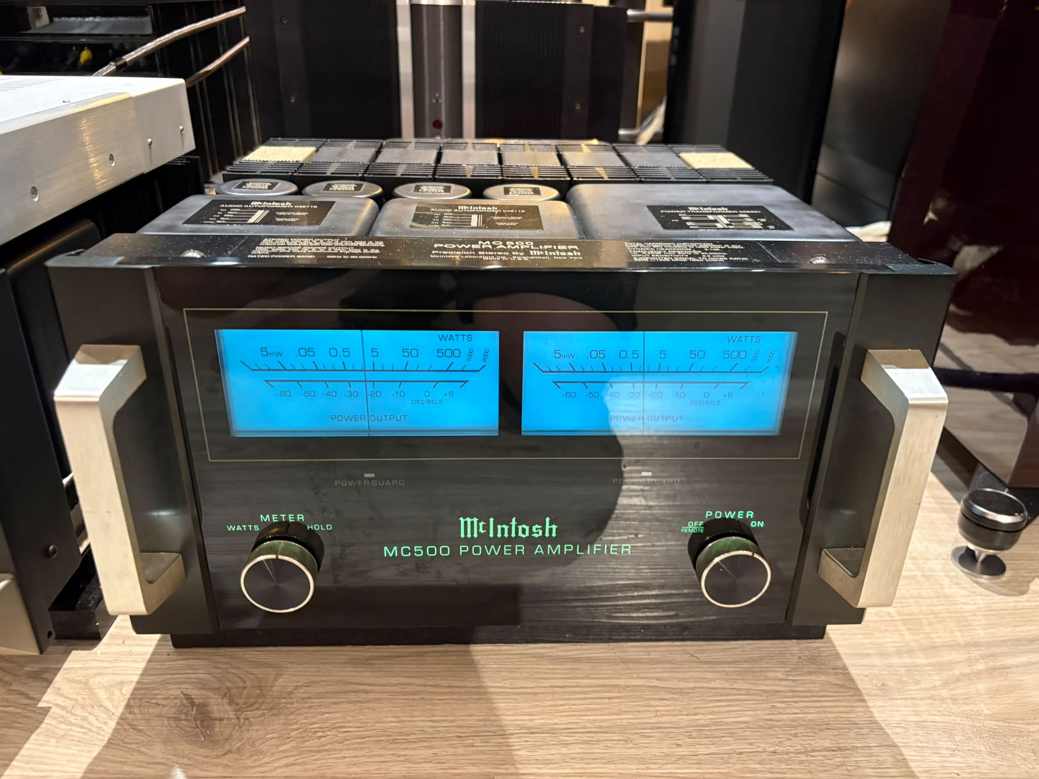 Elac BS 203 Anniversary ED 紀念版