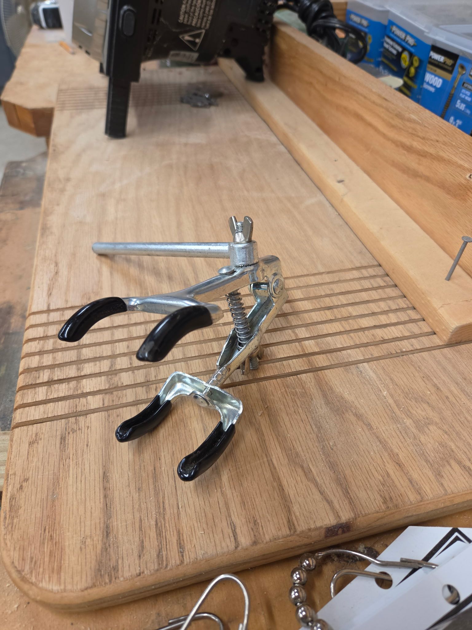 Identifying laboratory clamps with quarter-inch lines for reference