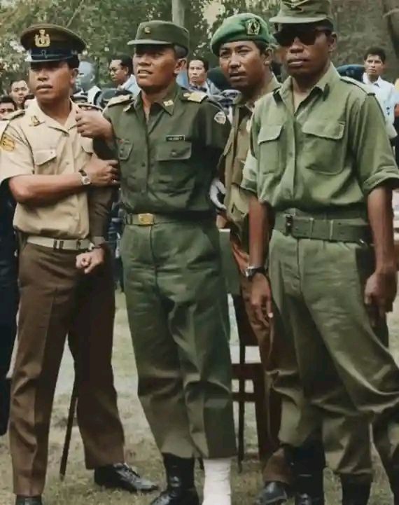 INDONESIA TEMPO DOELOE | Jendral AH Nasution dipapah ajudan khusus dari ...