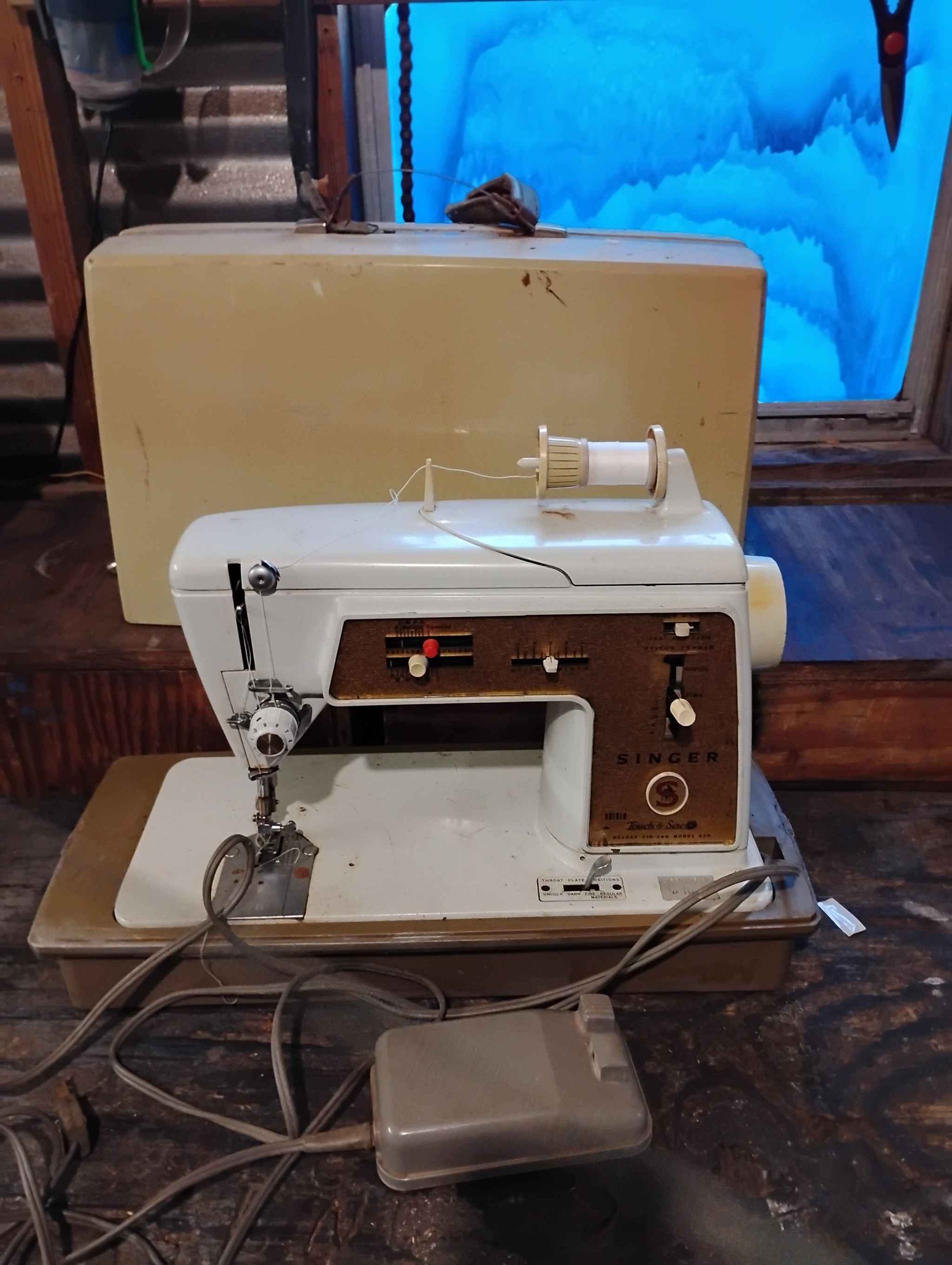 Working Singer Touch & Sew Deluxe 630 Sewing Machine w Case - Sewing ...