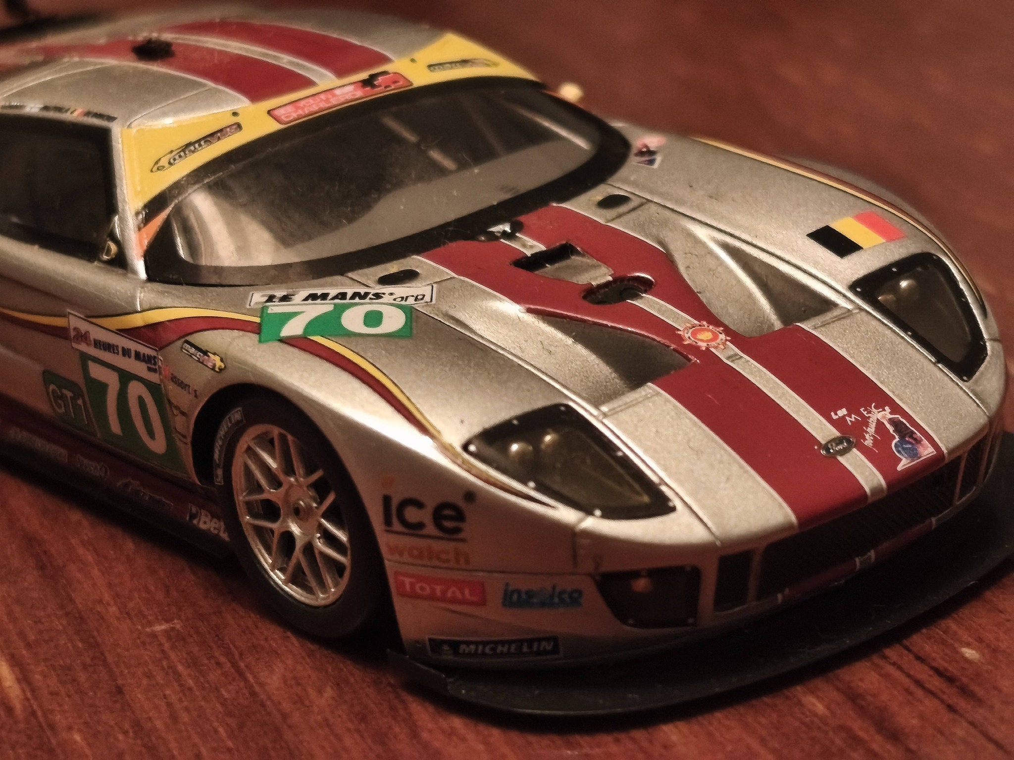 ミニカー 1/43 Ford GT GT1 #70 Marc VDS Racing Ford GT VDS Racing Team Le Mans 2010 Spark 1/43