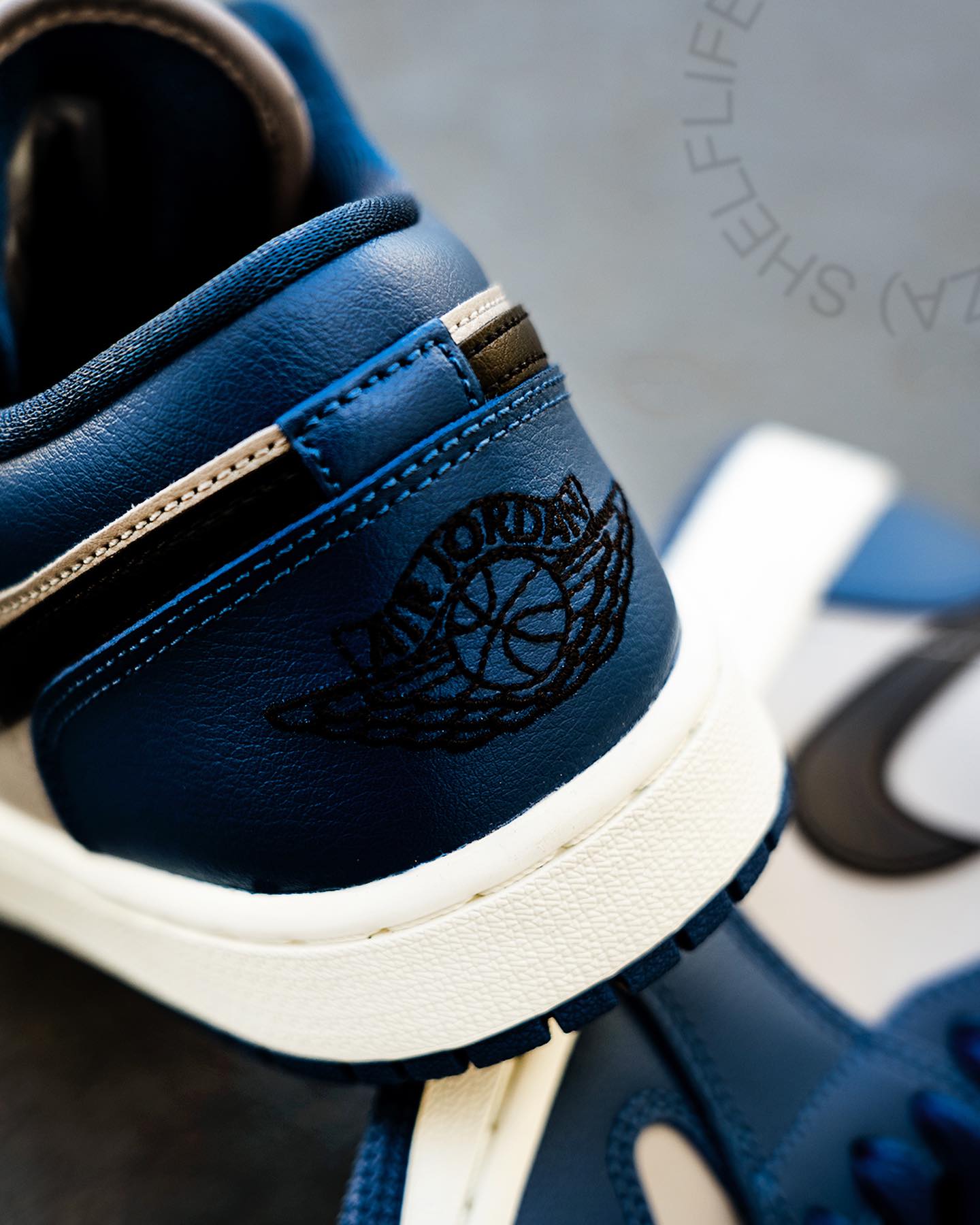 Nike WMNS Air Jordan 1 Low 