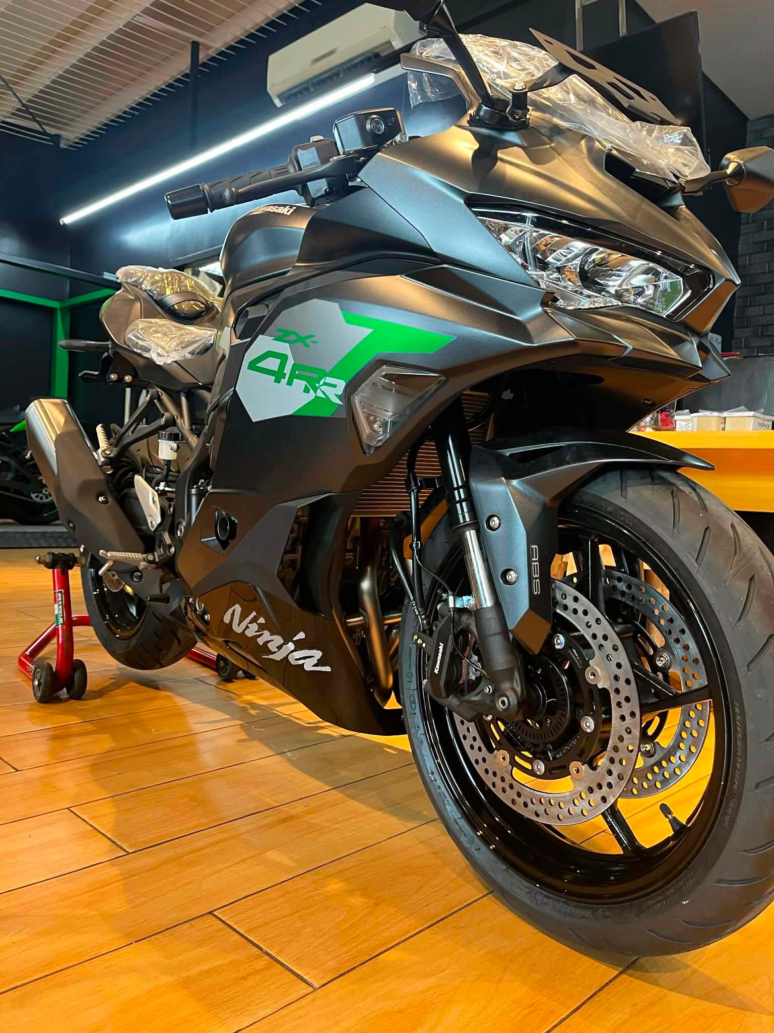 THE NEW NINJA ZX-4RR IS HERE‼️